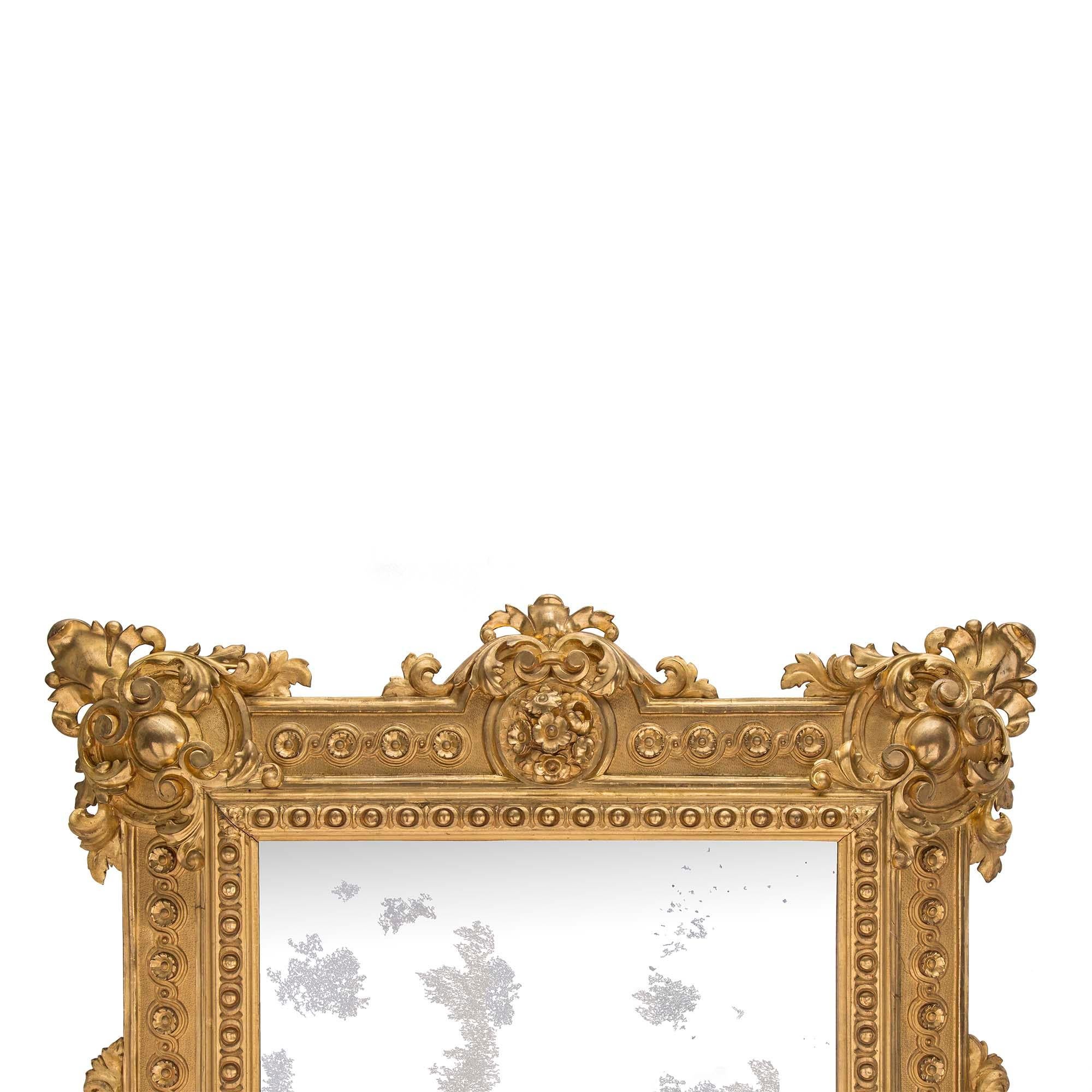 French 19th Century Renaissance Style Finely Carved Giltwood Mirror For Sale 1