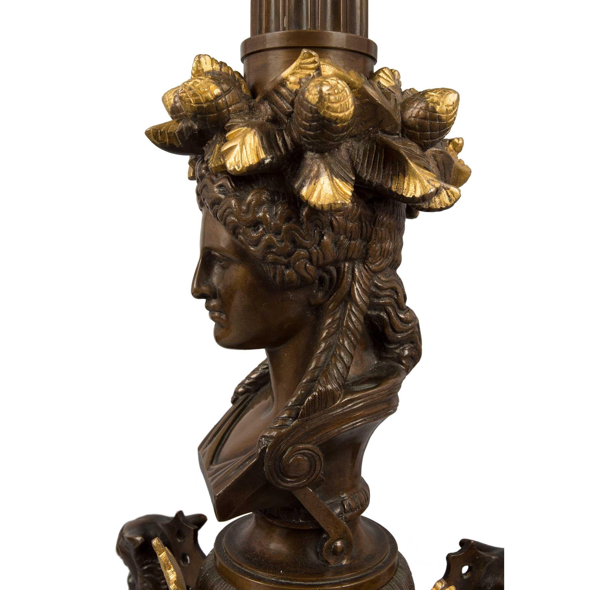 Candélabres français de style Renaissance du XIXe siècle en bronze doré et patiné en vente 4