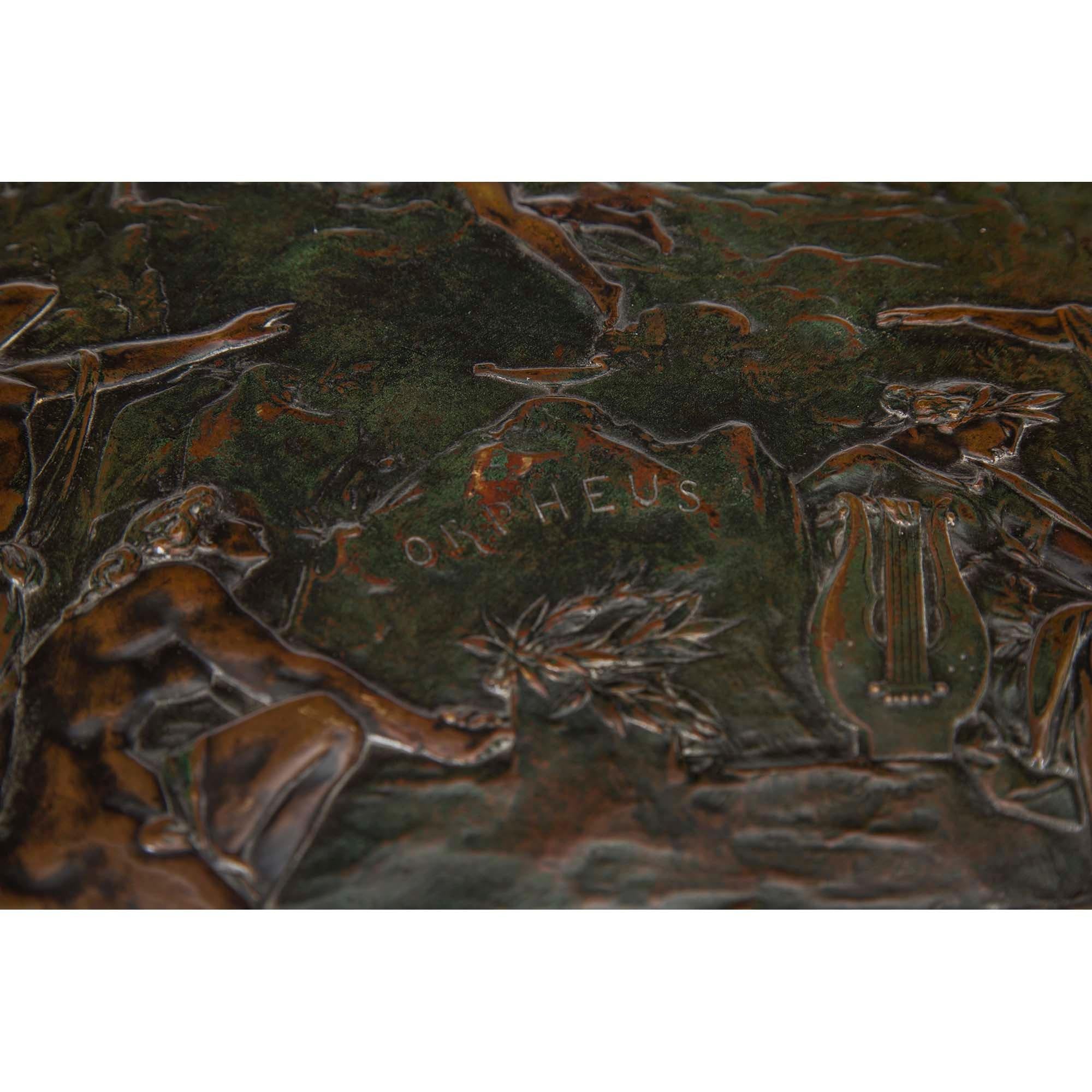 Table d'appoint française du 19ème siècle de style Renaissance en bronze patiné conçue par Tazza en vente 1
