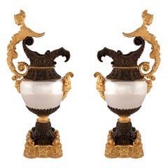 Aiguières françaises de style Renaissance du 19ème siècle en bronze argenté, bronze doré et bronze