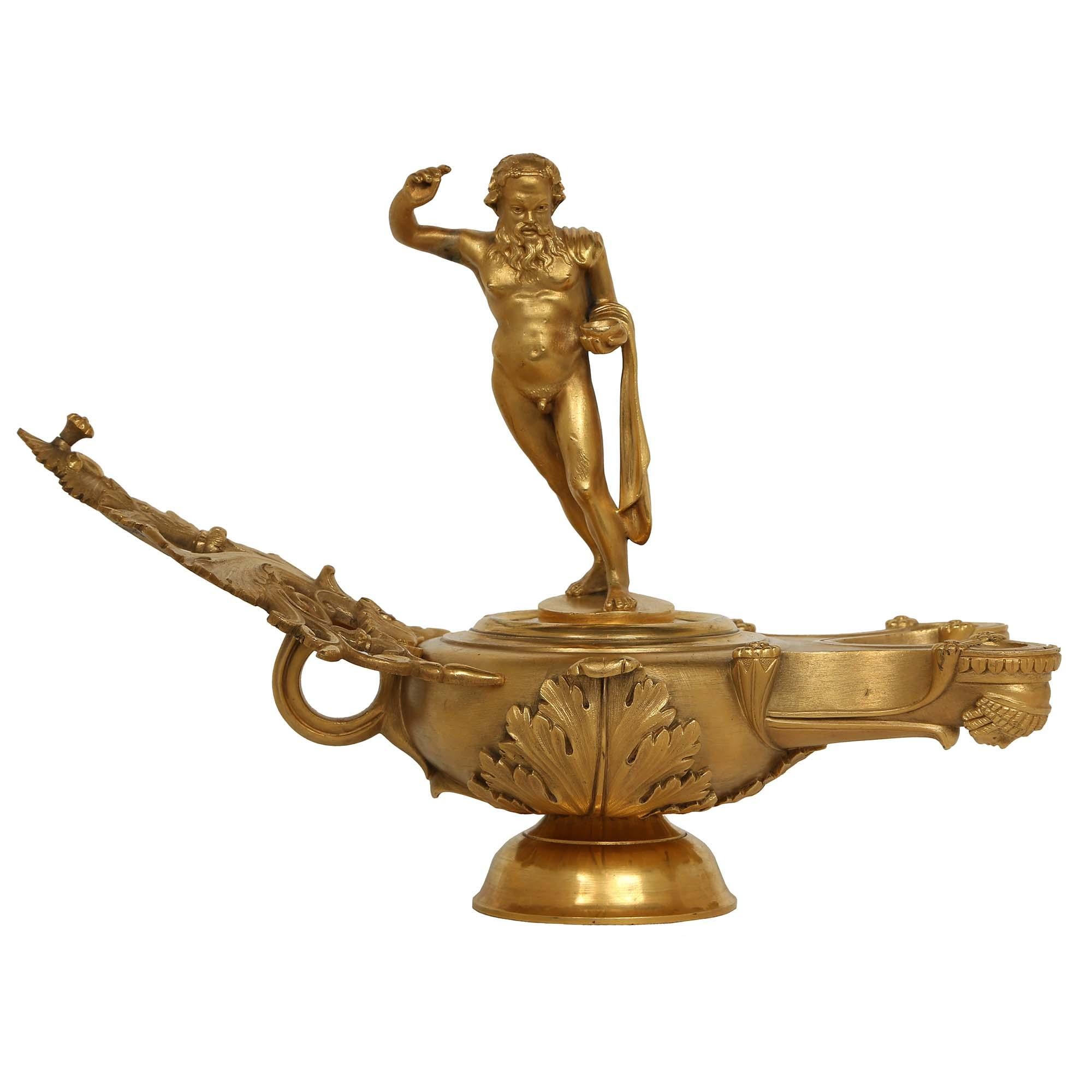 Lanterne à huile à trois pièces en bronze doré de style Renaissance du XIXe siècle français en vente 1