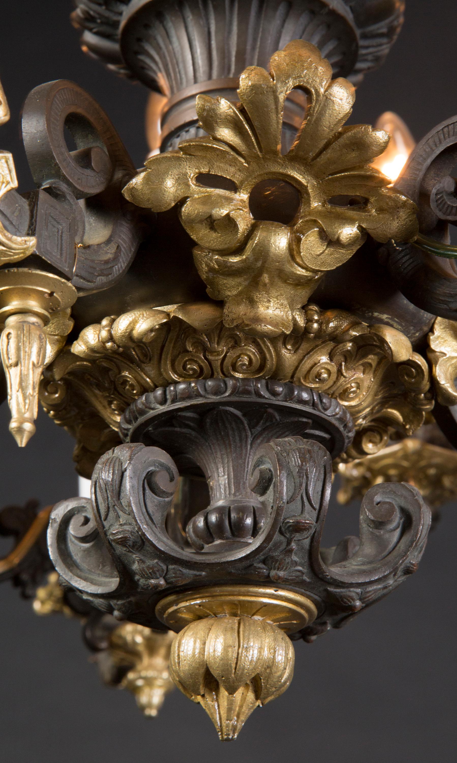 French 19th Century Restauration Bronze d’Ore & Patinated Bronze Chandelier For Sale 1