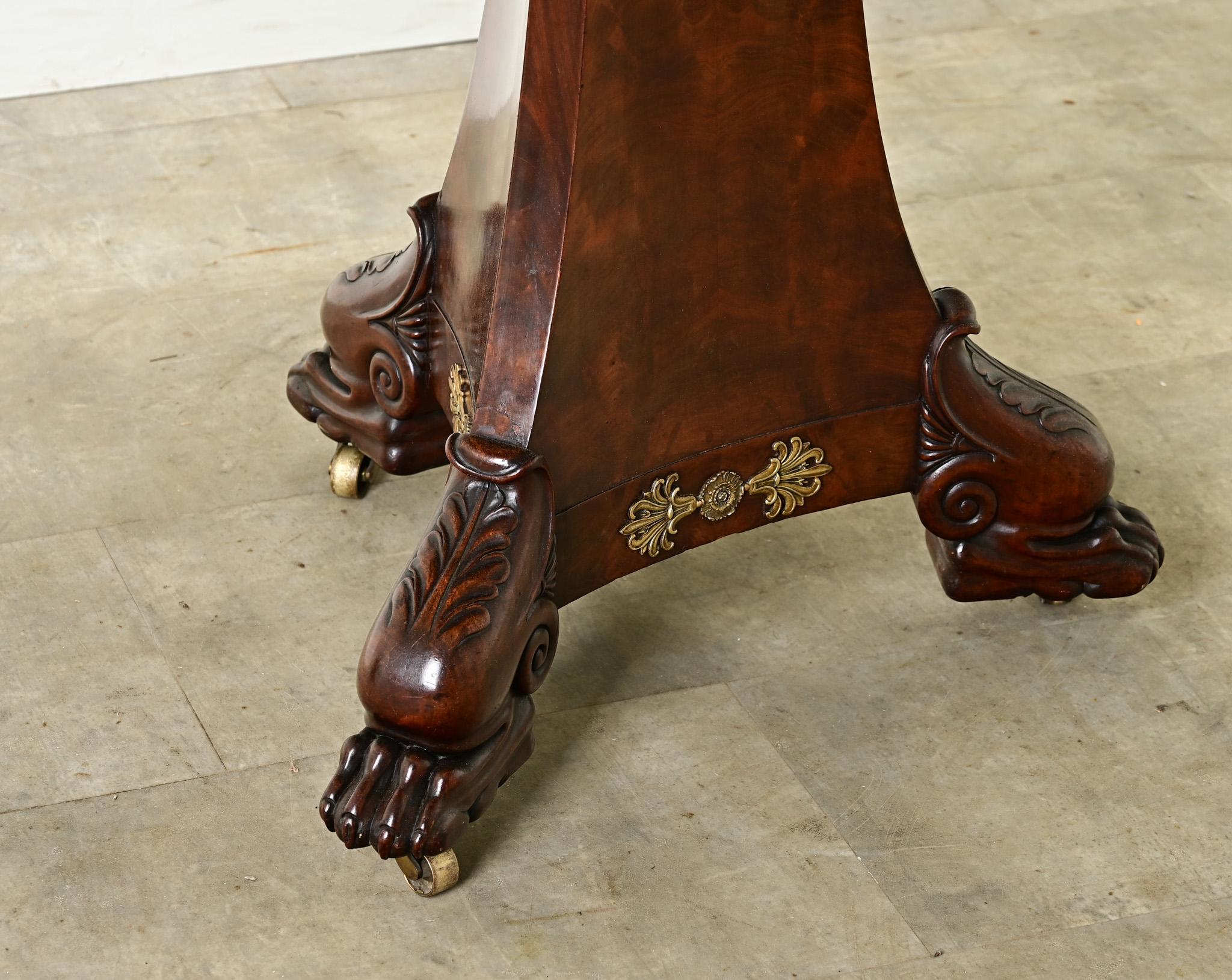 Tavolo da centro di restauro francese del XIX secolo in vendita 6