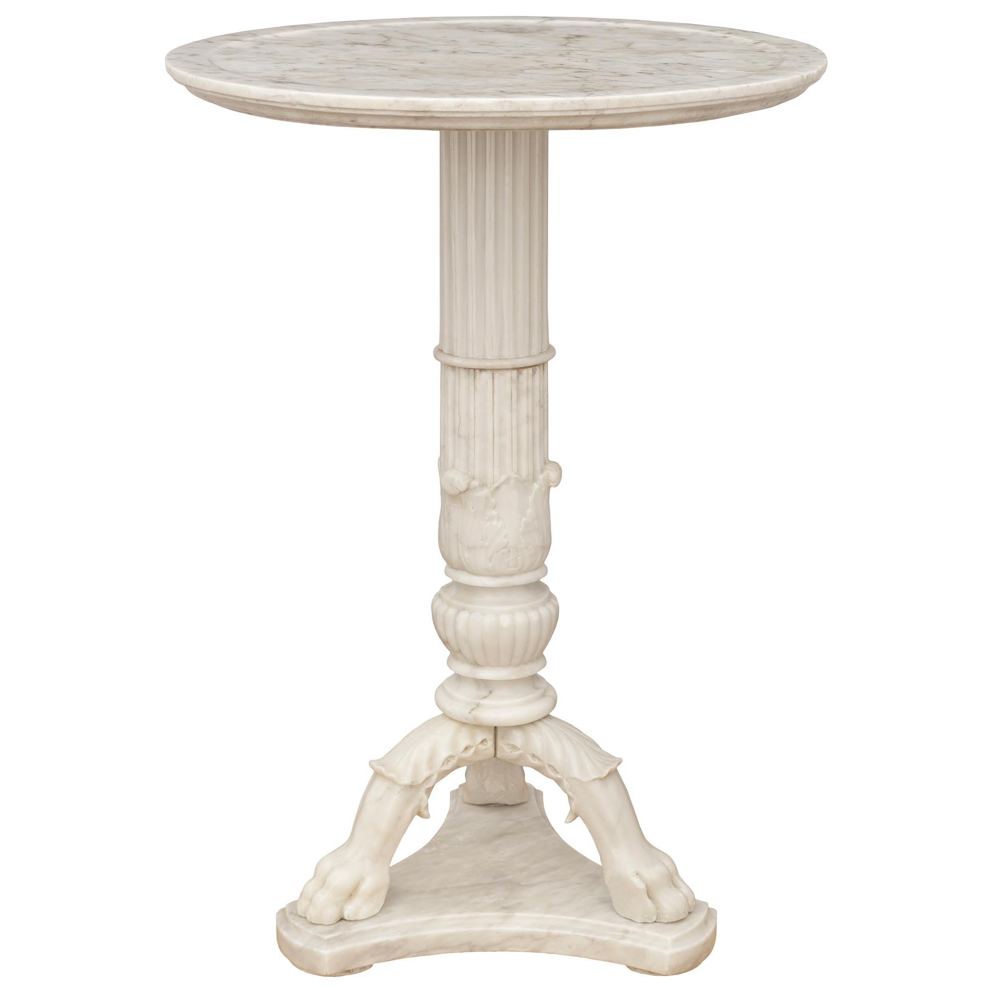 French 19th century Restauration Period white Carrara marble side table In Good Condition For Sale In West Palm Beach, FL