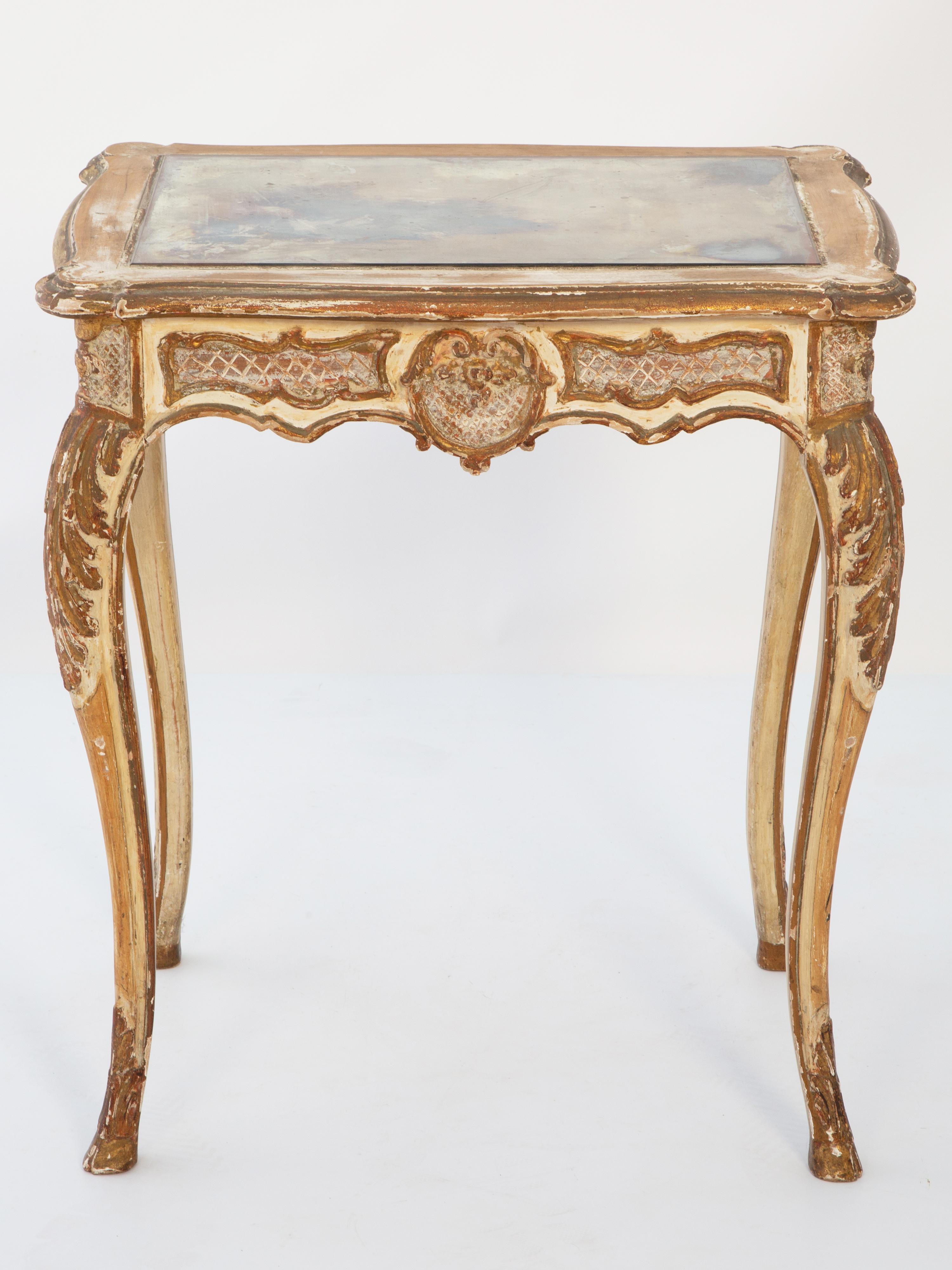 Néo-rococo Table d'appoint French Rococo du 19ème siècle avec tiroir et plateau en miroir en vente