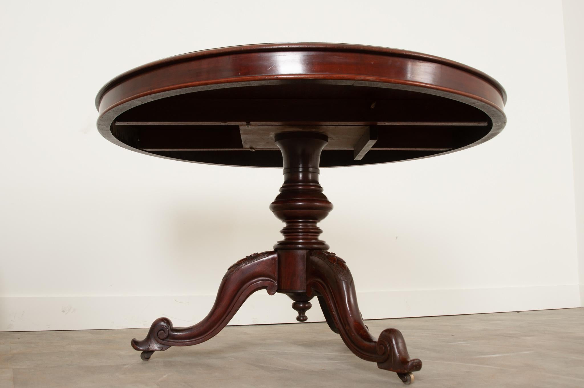French 19th Century Round Mahogany Pedestal Table 9