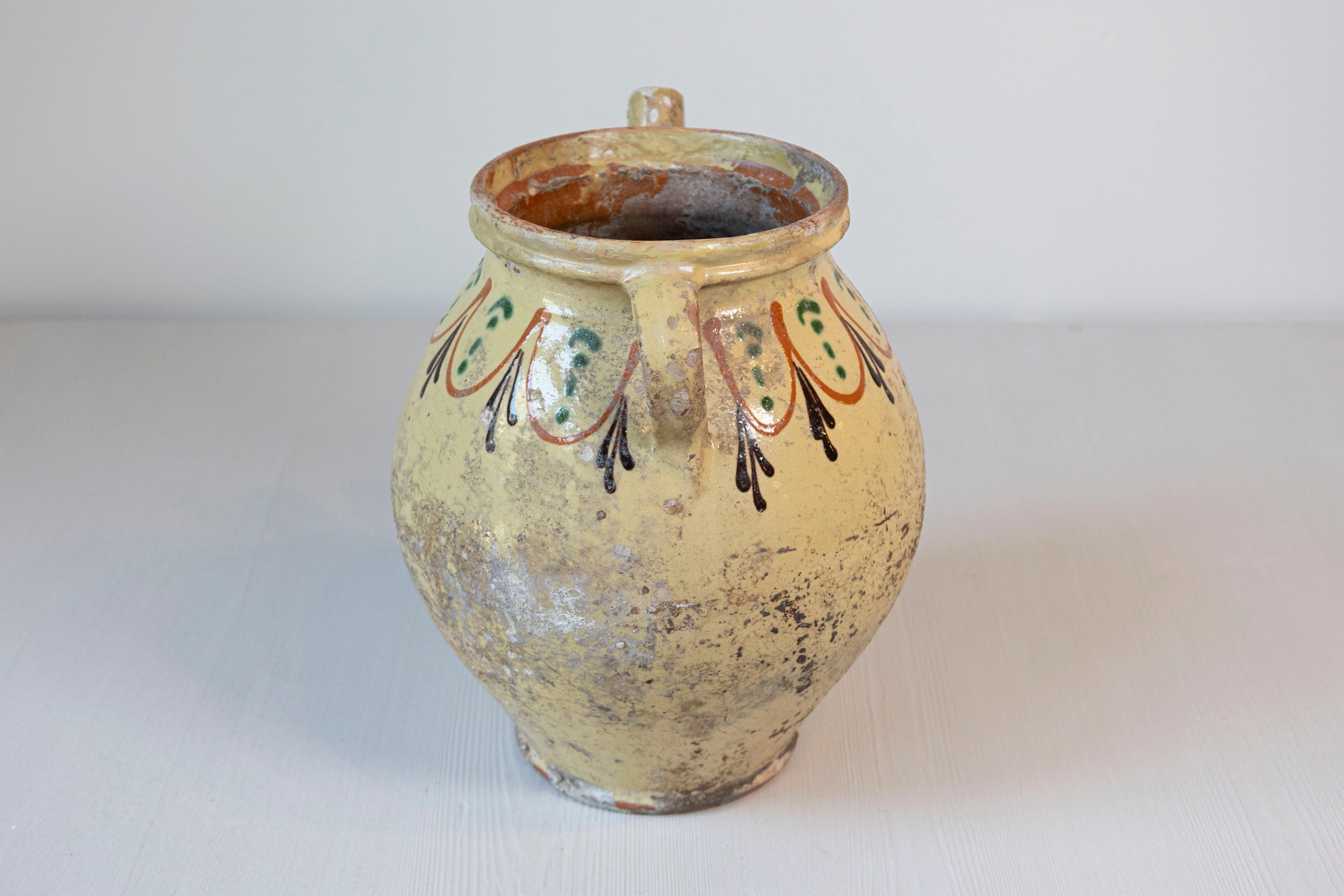 Vernissé Pot à huile d'olivier émaillé rustique du 19ème siècle avec motifs polychromes en vente