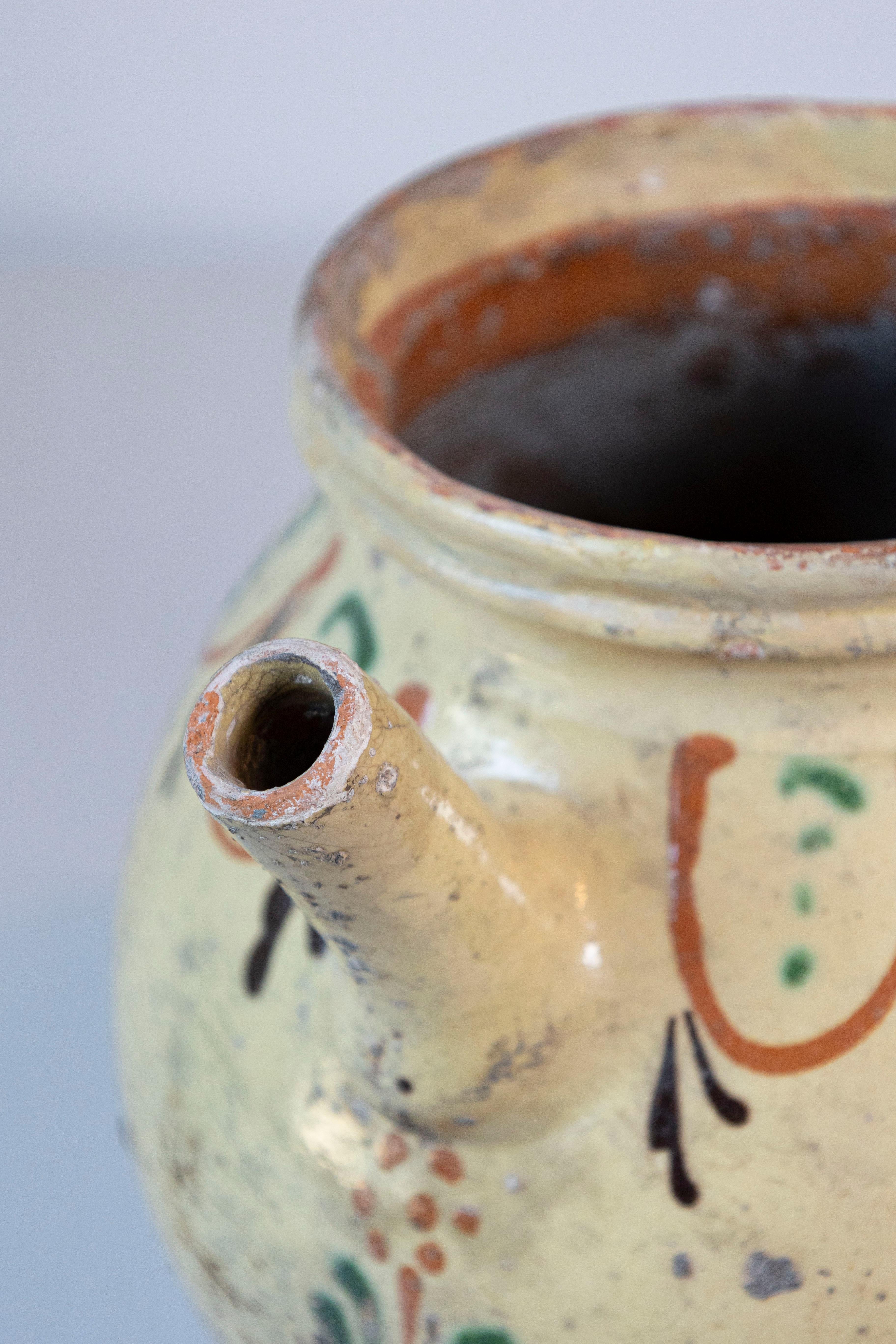 Pot à huile d'olivier émaillé rustique du 19ème siècle avec motifs polychromes Bon état - En vente à Atlanta, GA