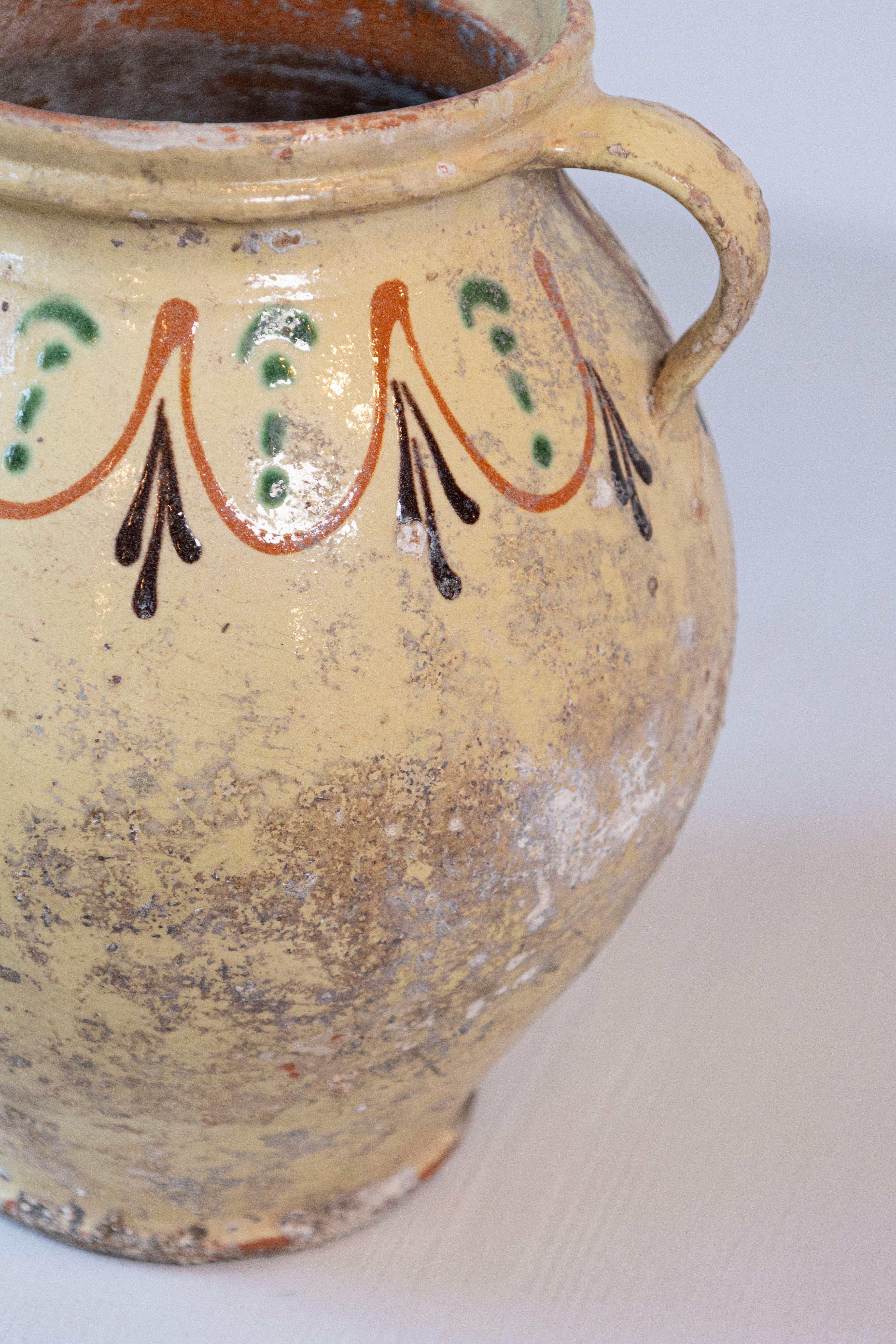 Poteries Pot à huile d'olivier émaillé rustique du 19ème siècle avec motifs polychromes en vente