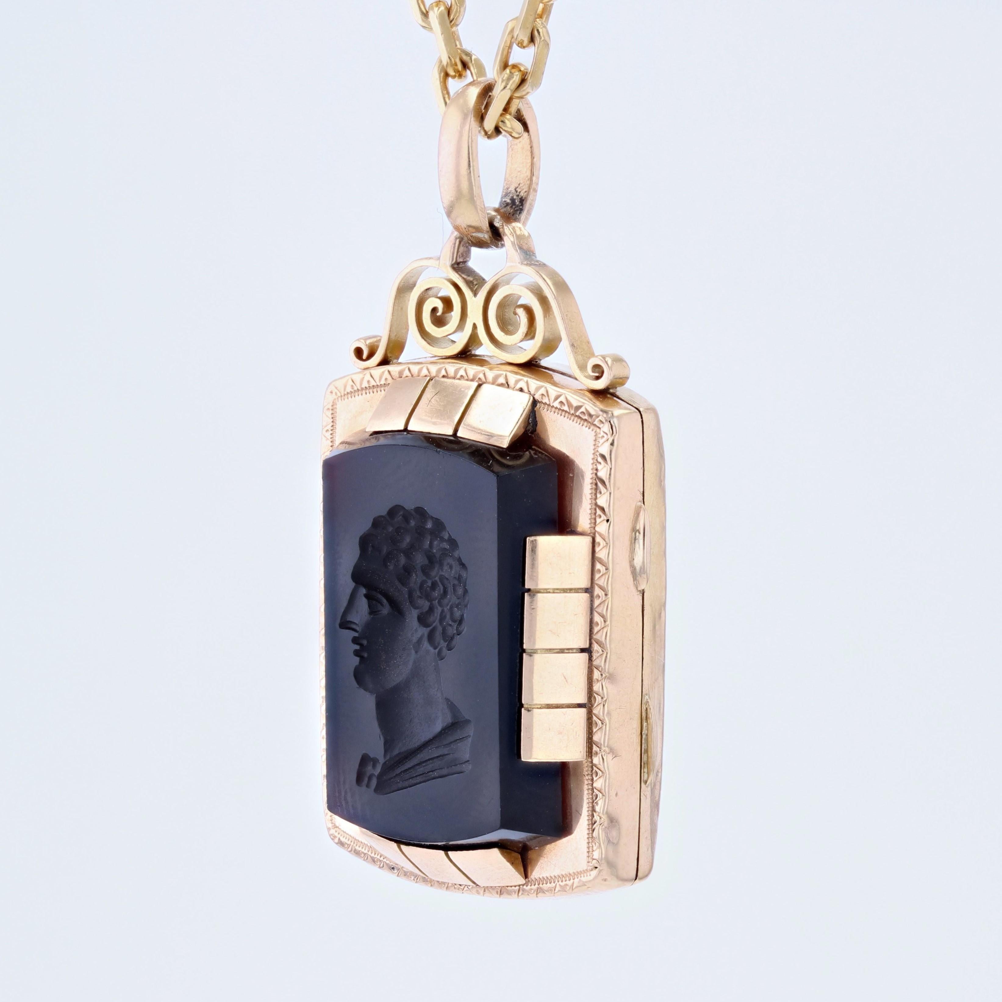 Women's or Men's French 19th Century Sardony Intaglio 18 karat Rose Gold Locket Pendant For Sale