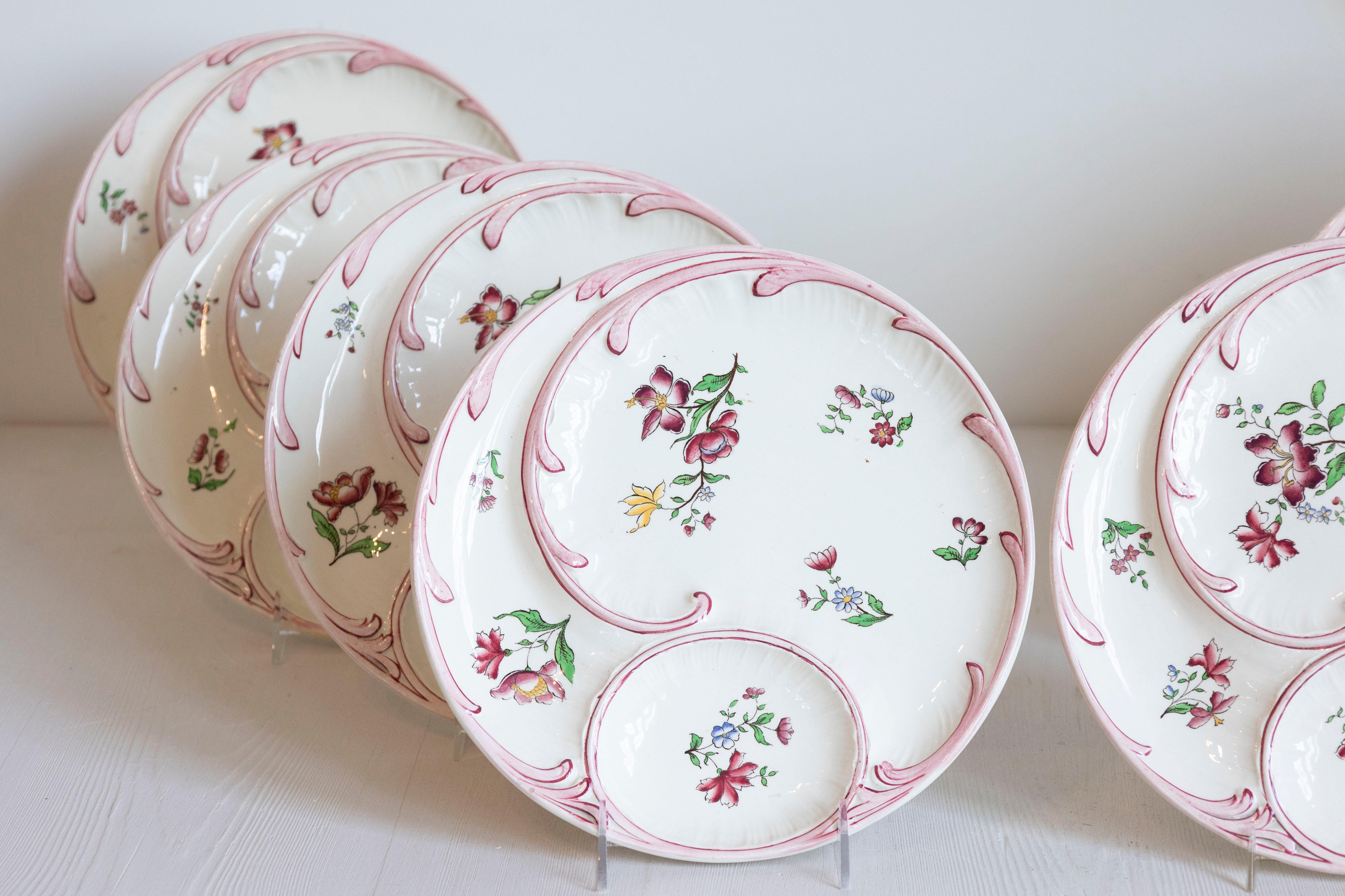 French 19th Century Sarreguemines Majolica Asparagus Plates with Pink Flowers In Good Condition For Sale In Atlanta, GA
