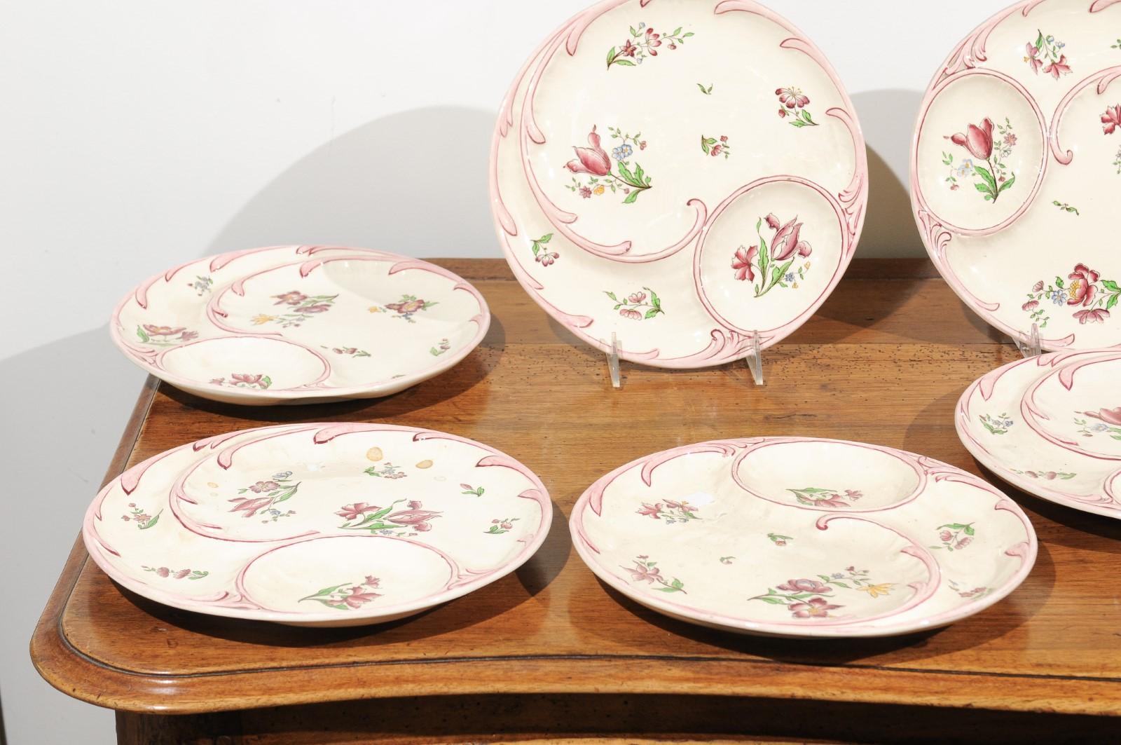 French 19th Century Sarreguemines Majolica Asparagus Plates with Pink Flowers For Sale 1