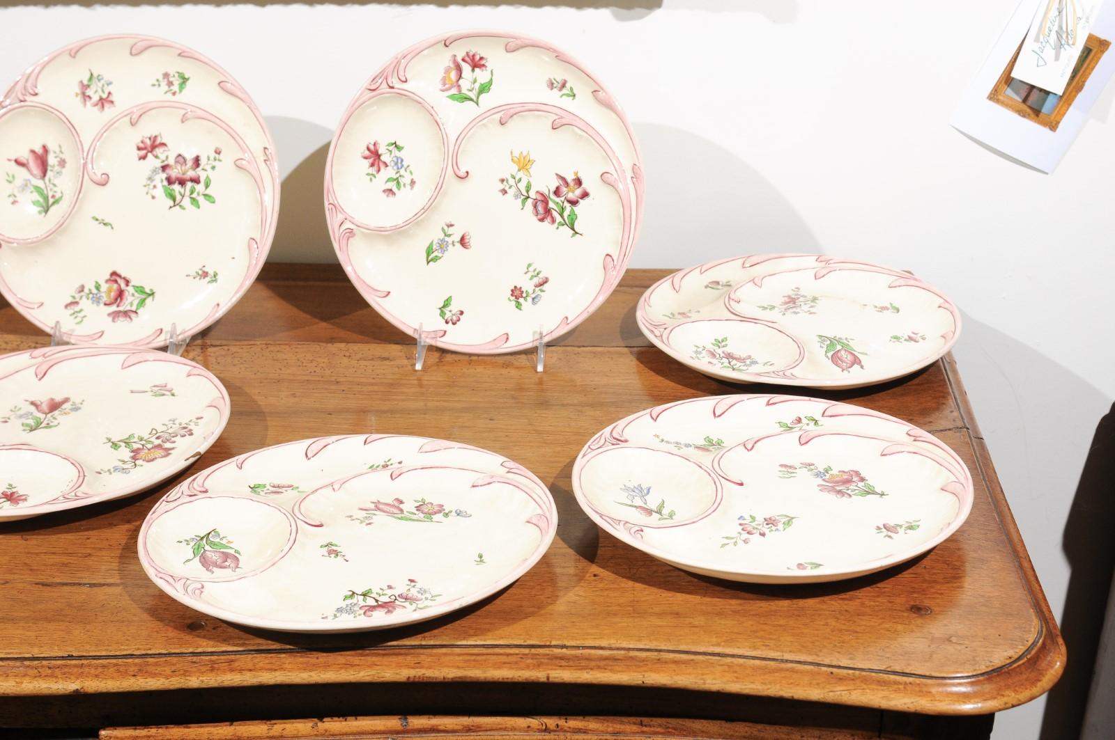 French 19th Century Sarreguemines Majolica Asparagus Plates with Pink Flowers For Sale 3
