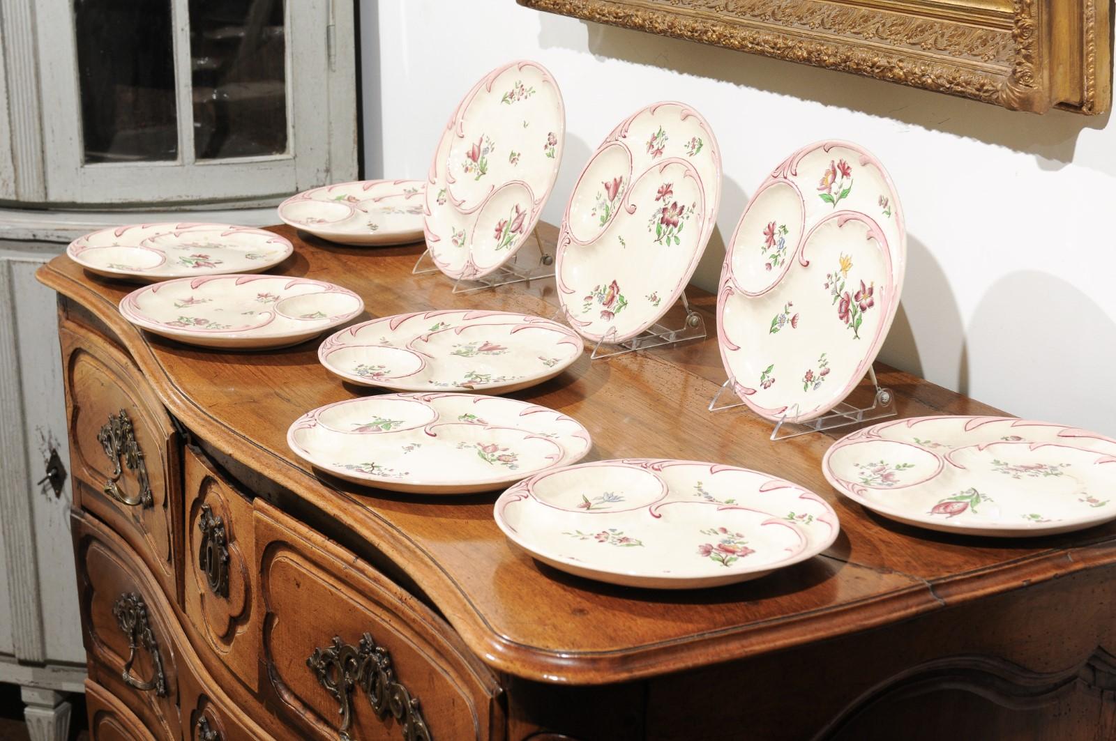 French 19th Century Sarreguemines Majolica Asparagus Plates with Pink Flowers For Sale 4