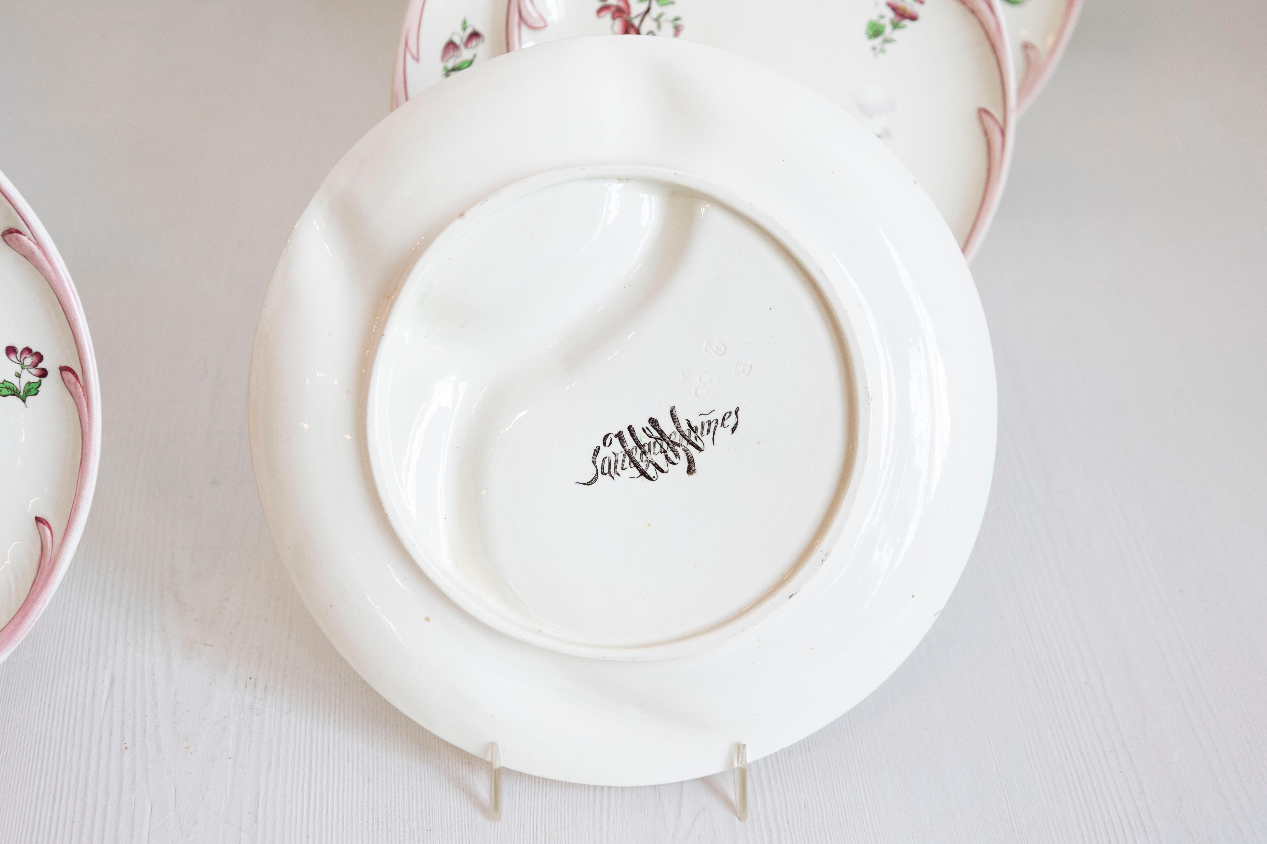 French 19th Century Sarreguemines Majolica Asparagus Plates with Pink Flowers For Sale 4
