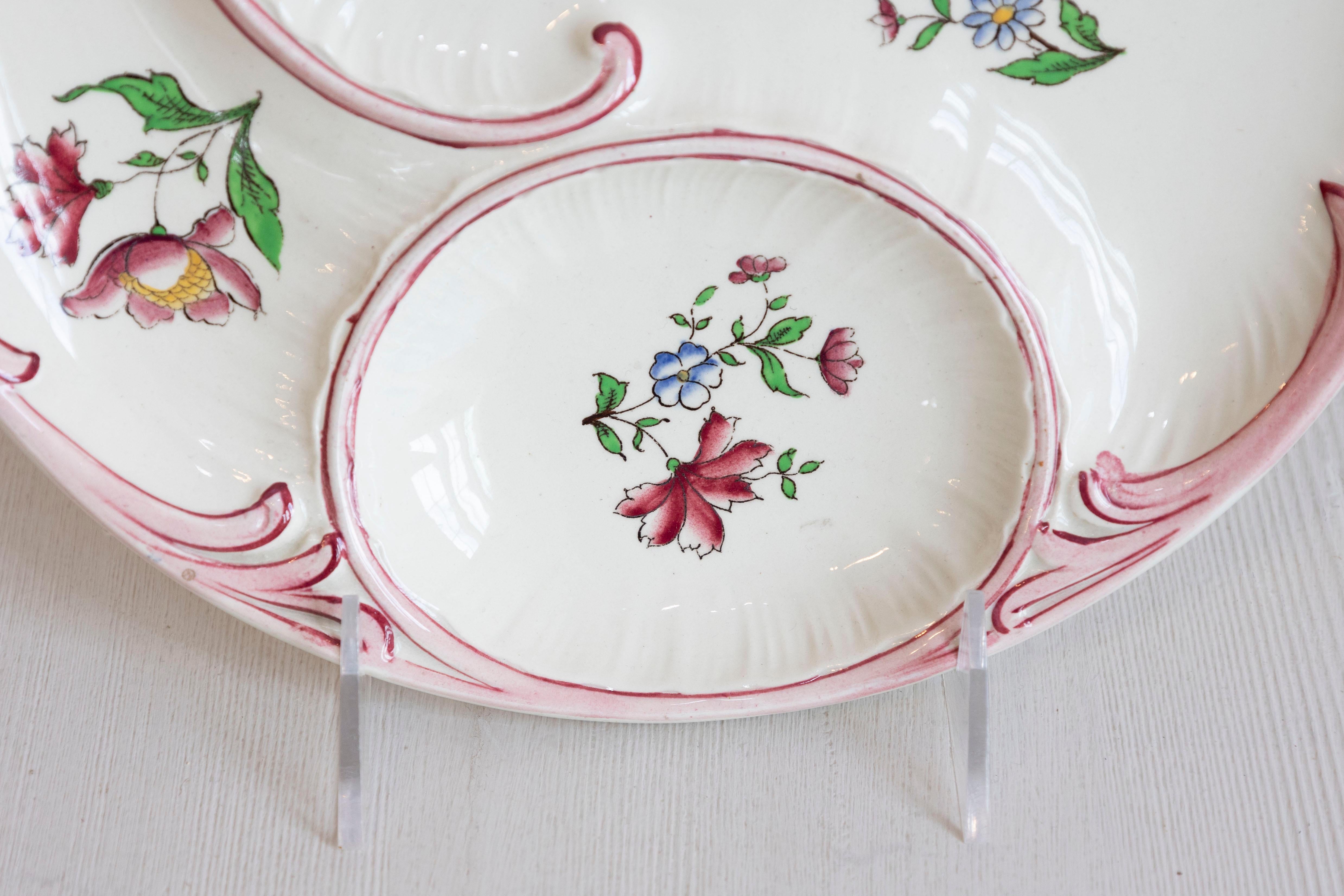 French 19th Century Sarreguemines Majolica Asparagus Plates with Pink Flowers For Sale 6