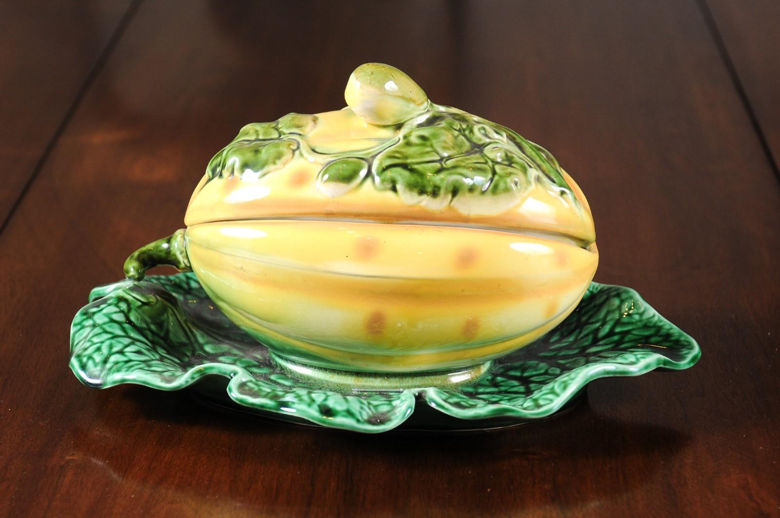 French 19th Century Sarreguemines Majolica Lidded Squash with Green Leaf Dish In Good Condition In Atlanta, GA