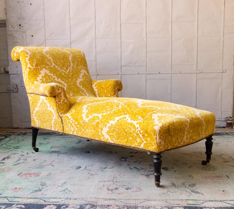 French 19th Century Scrolled Back Chaise Longue in Patterned Gold