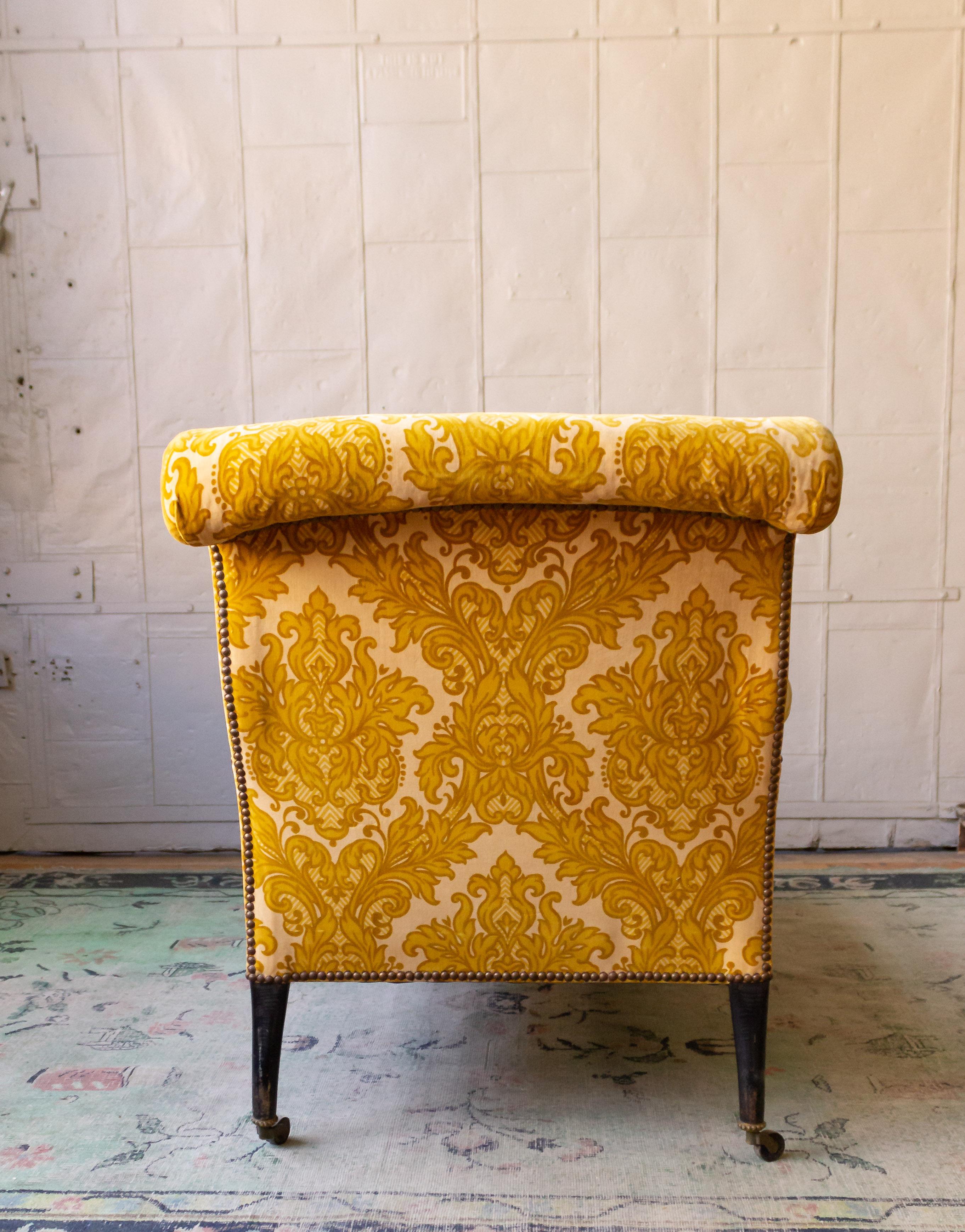 Late 19th Century French 19th Century Scrolled Back Chaise Longue in Patterned Gold Velvet