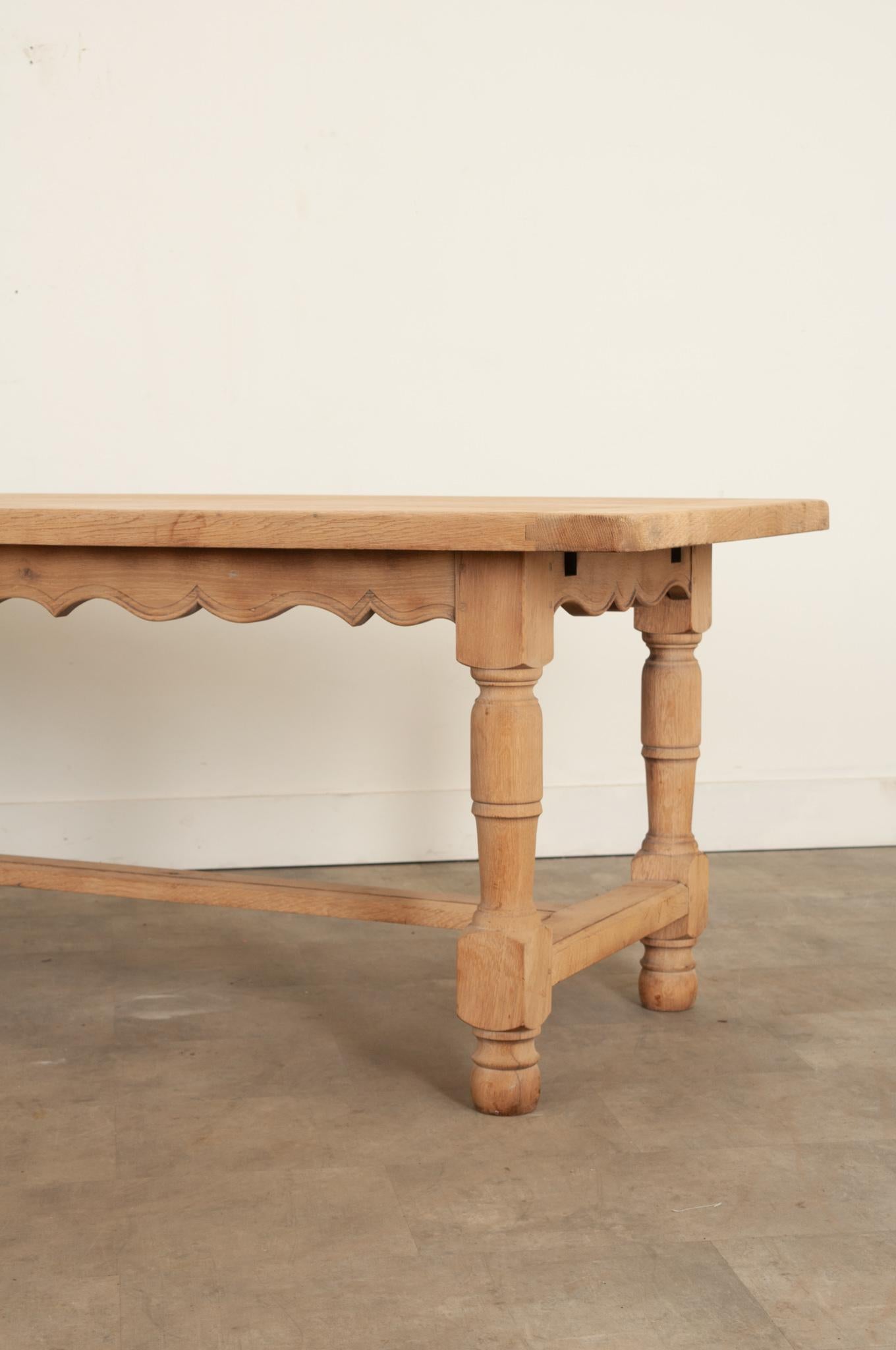 French 19th Century Scrubbed Oak Dining Table 5