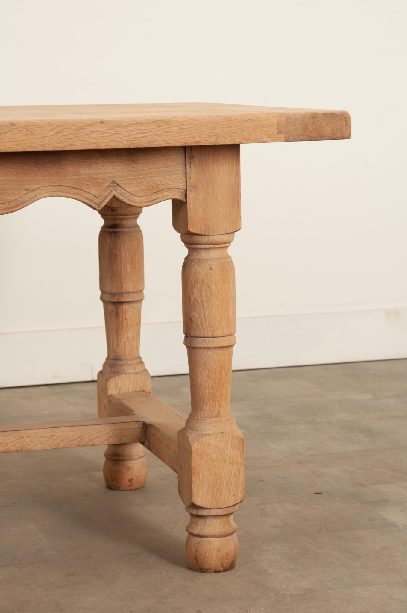 French Provincial French 19th Century Scrubbed Oak Dining Table