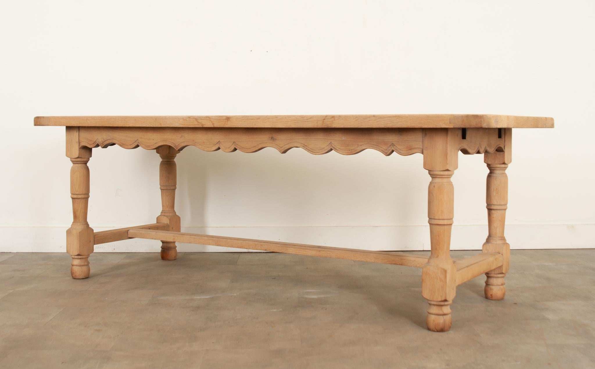 French 19th Century Scrubbed Oak Dining Table 4