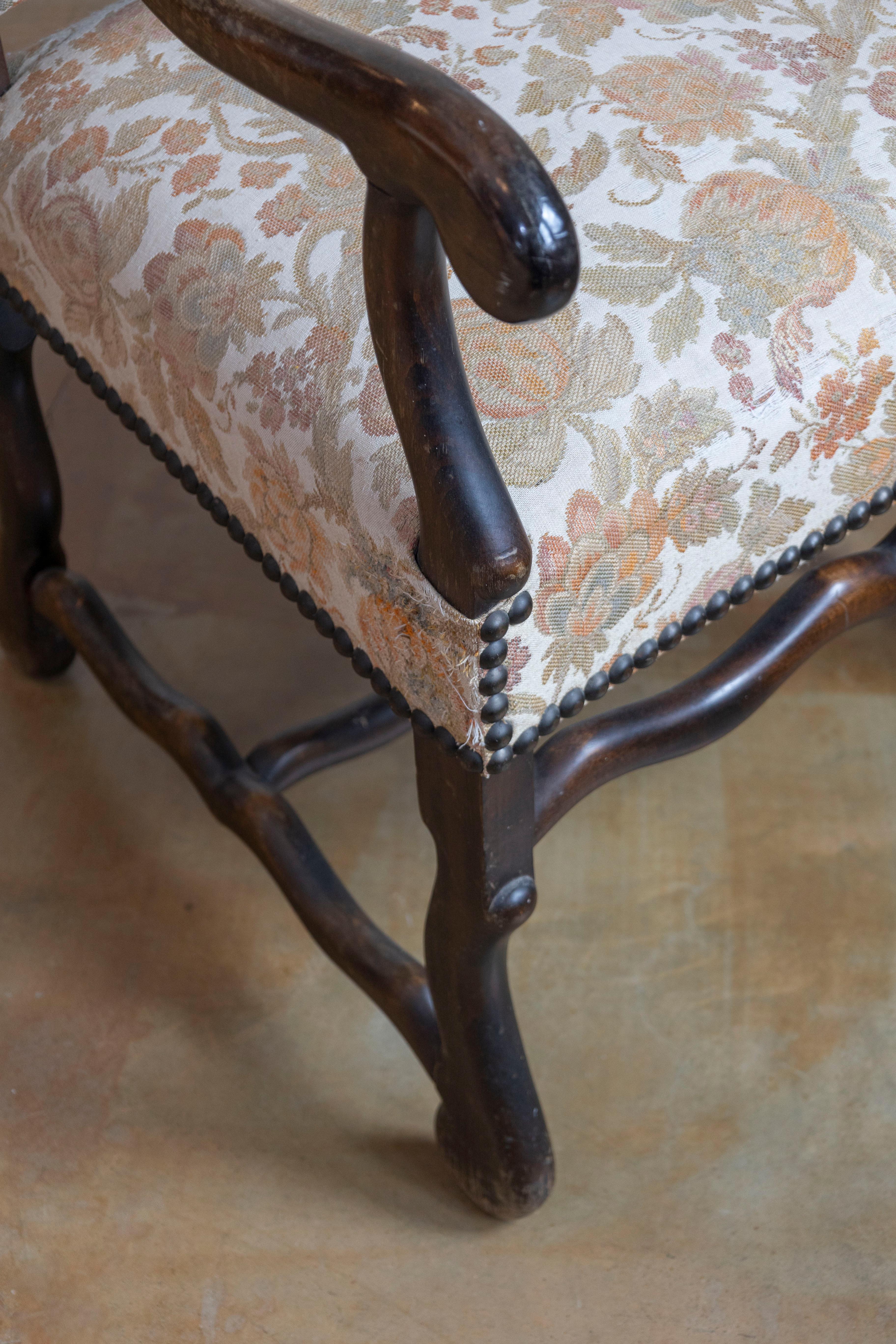 Ensemble de huit chaises d'appoint et de deux chaises à accoudoirs français du XIXe siècle en vente 3