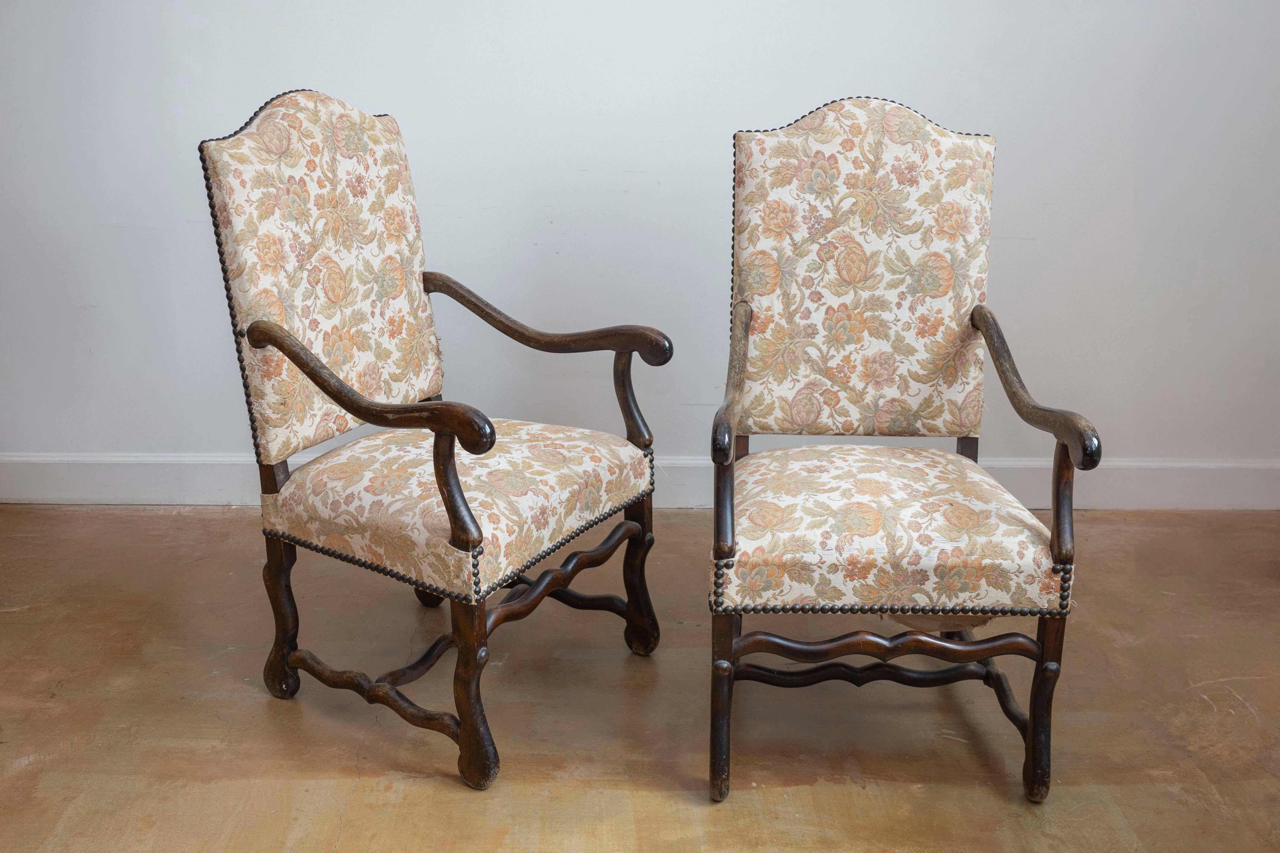 Louis XV Ensemble de huit chaises d'appoint et de deux chaises à accoudoirs français du XIXe siècle en vente