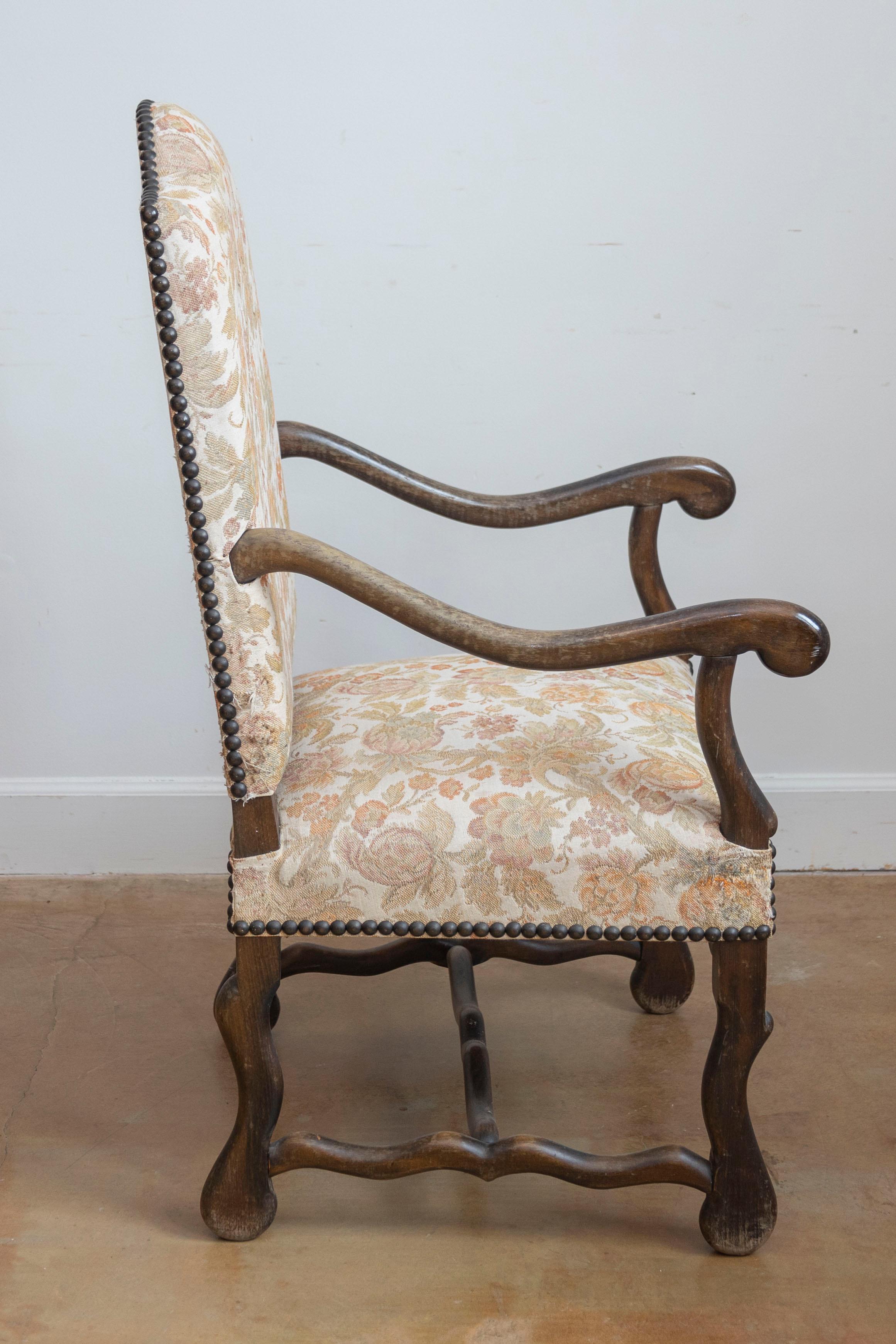 Tissu d'ameublement Ensemble de huit chaises d'appoint et de deux chaises à accoudoirs français du XIXe siècle en vente