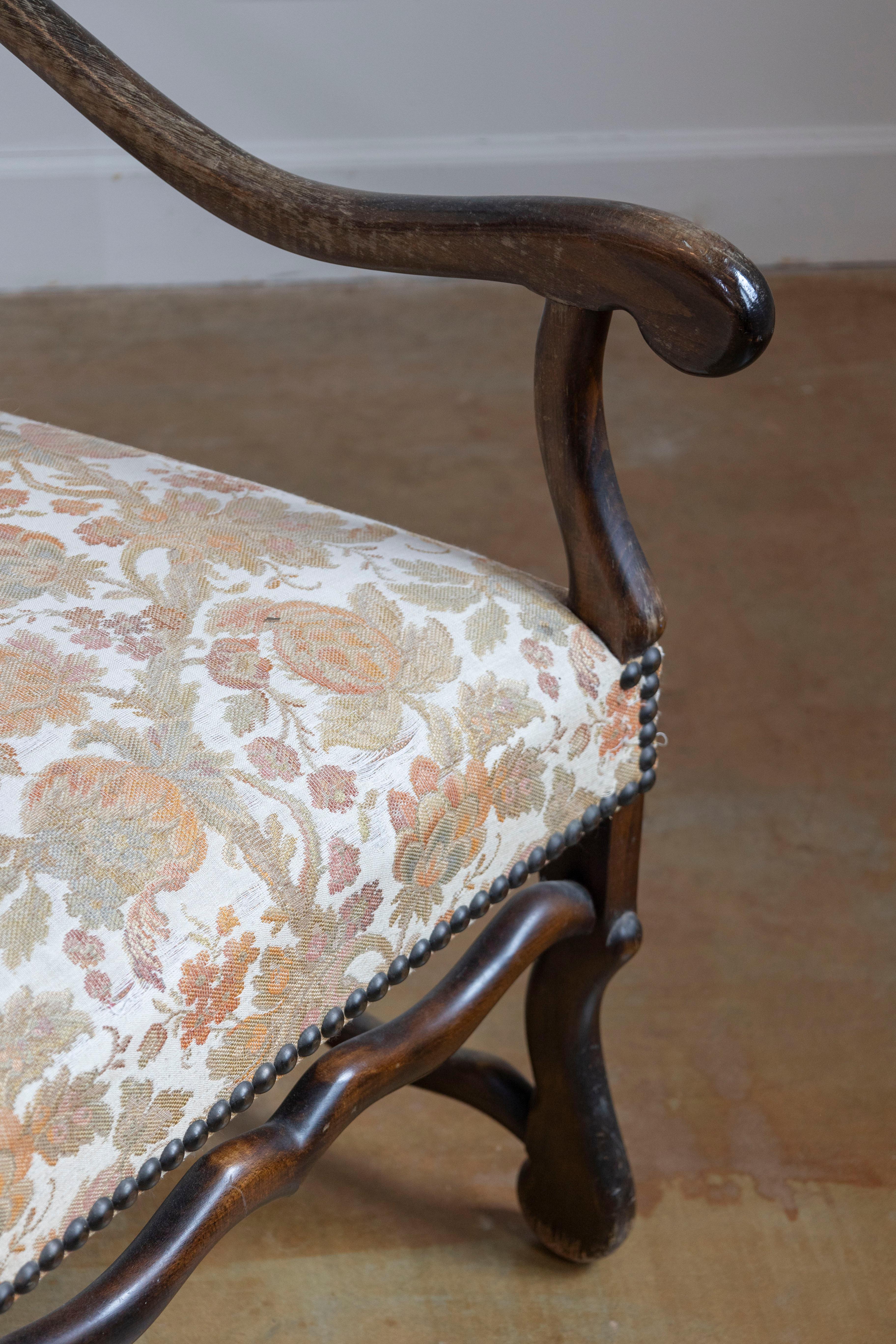 Ensemble de huit chaises d'appoint et de deux chaises à accoudoirs français du XIXe siècle en vente 2