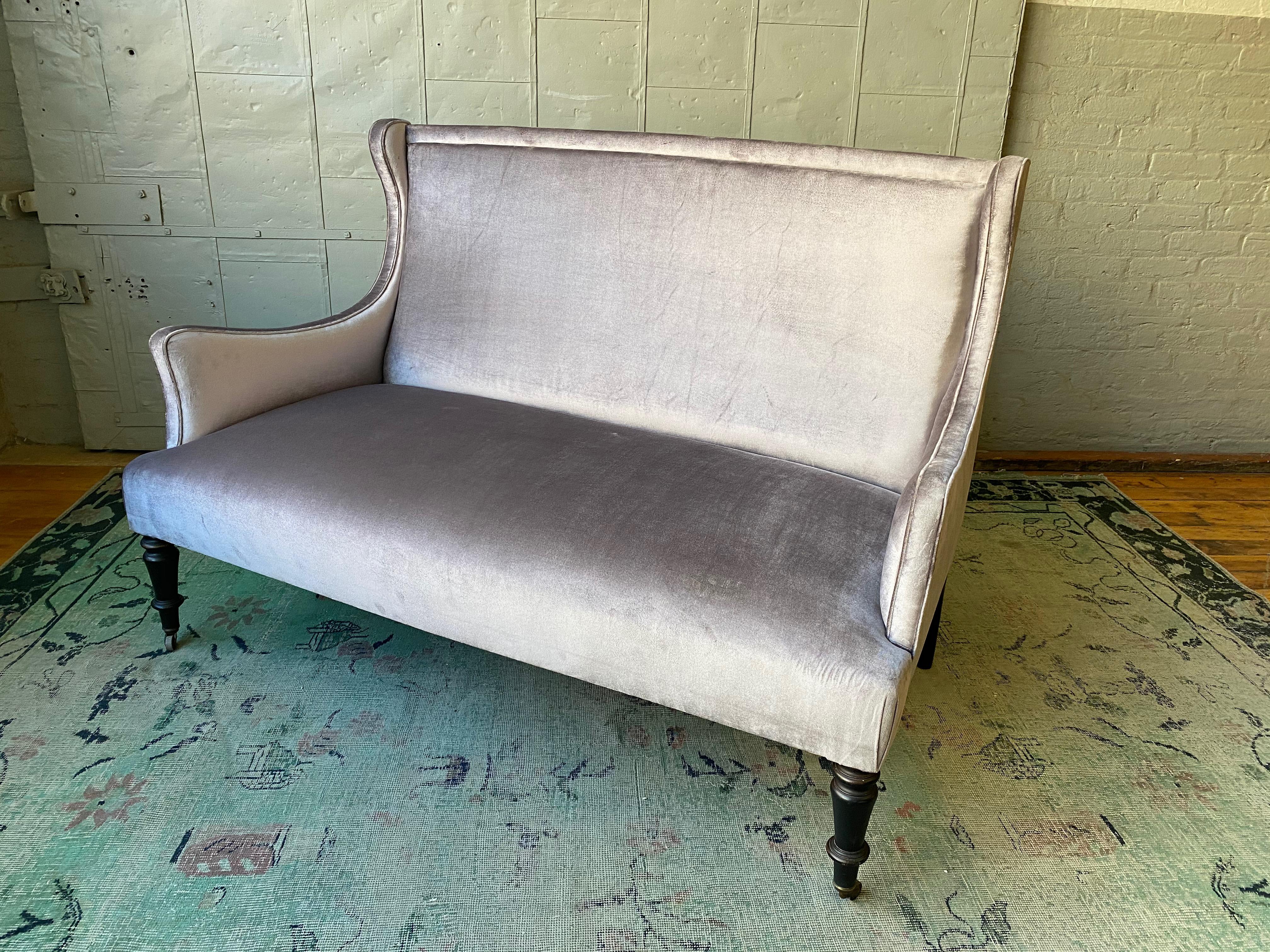 French 19th Century  Settee in Silvery Grey Velvet In Good Condition In Buchanan, NY