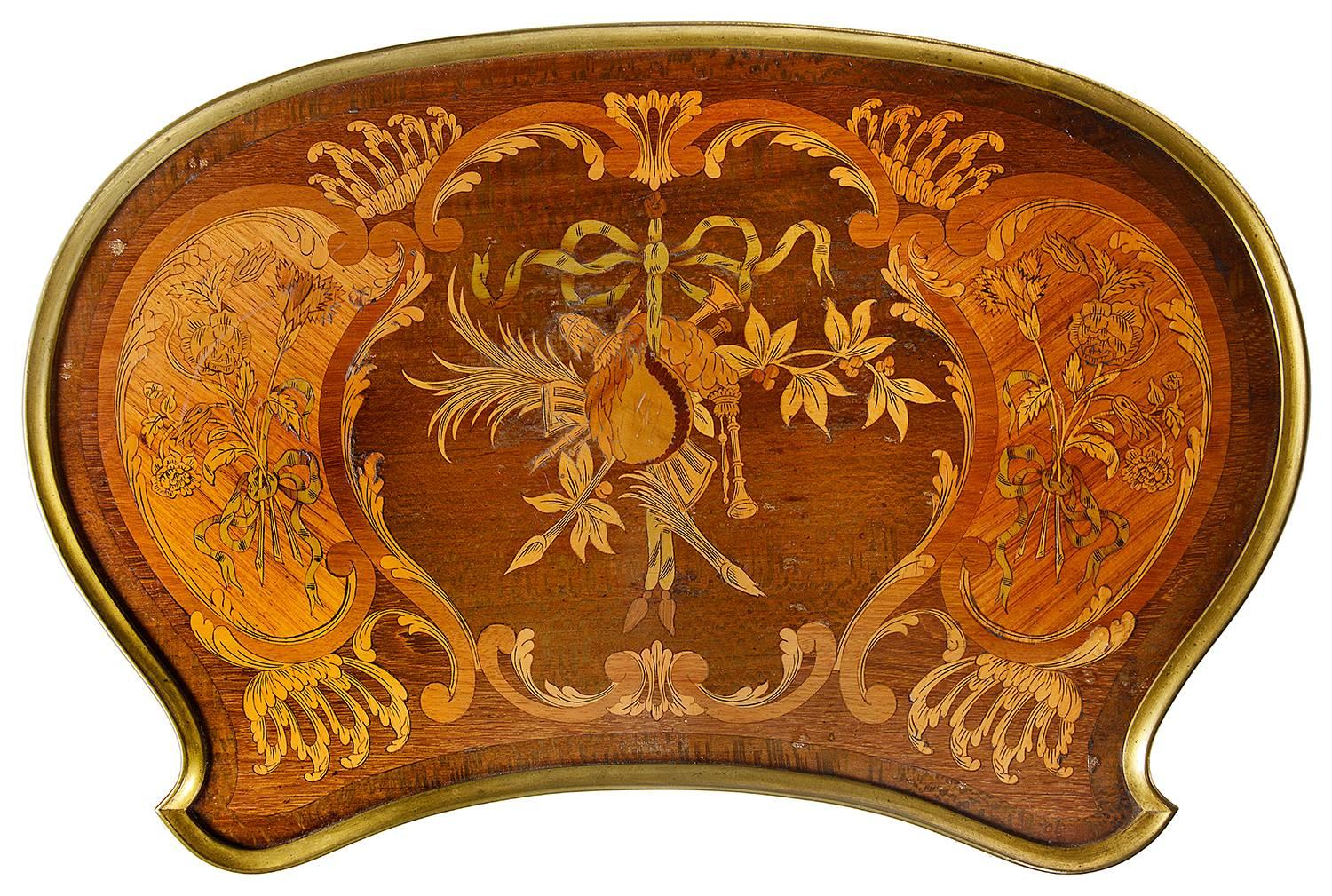 Bois de violette Table d'appoint française du XIXe siècle en vente