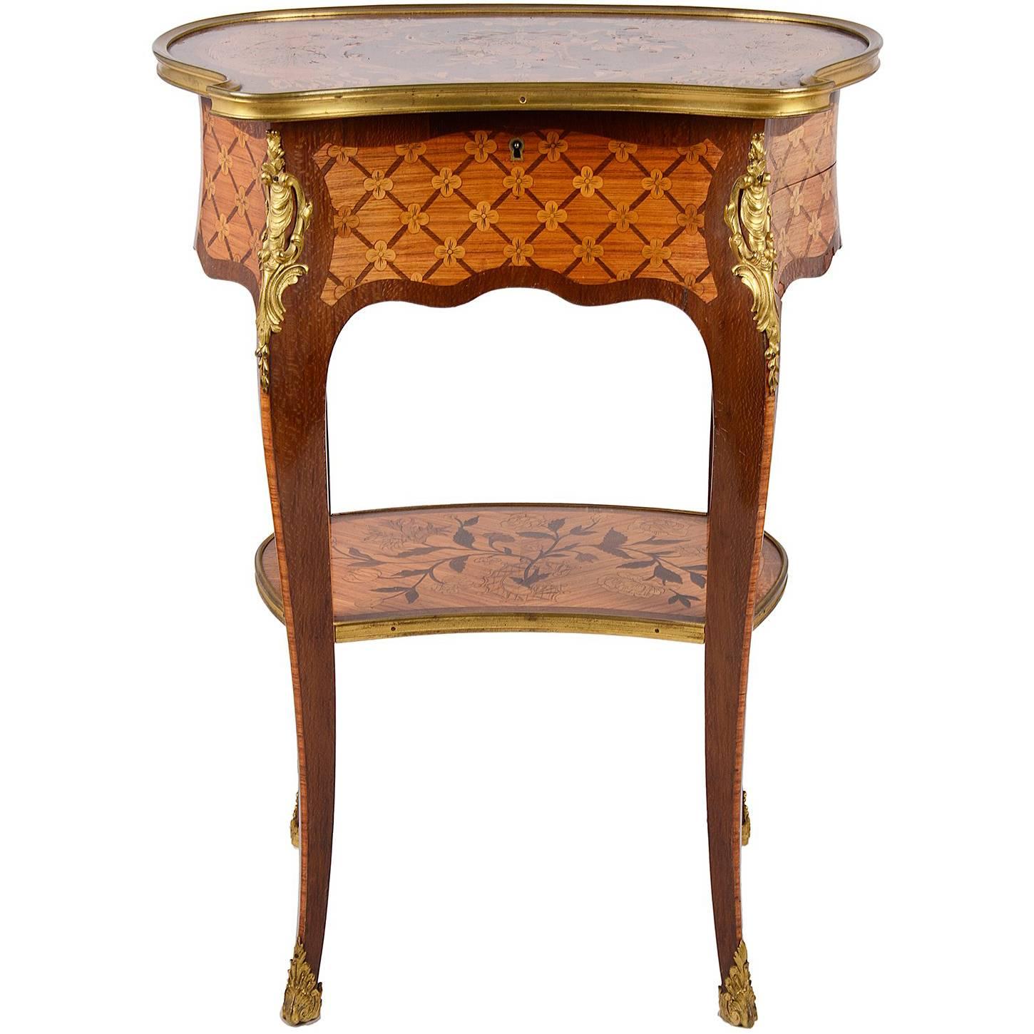 Table d'appoint française du XIXe siècle en vente