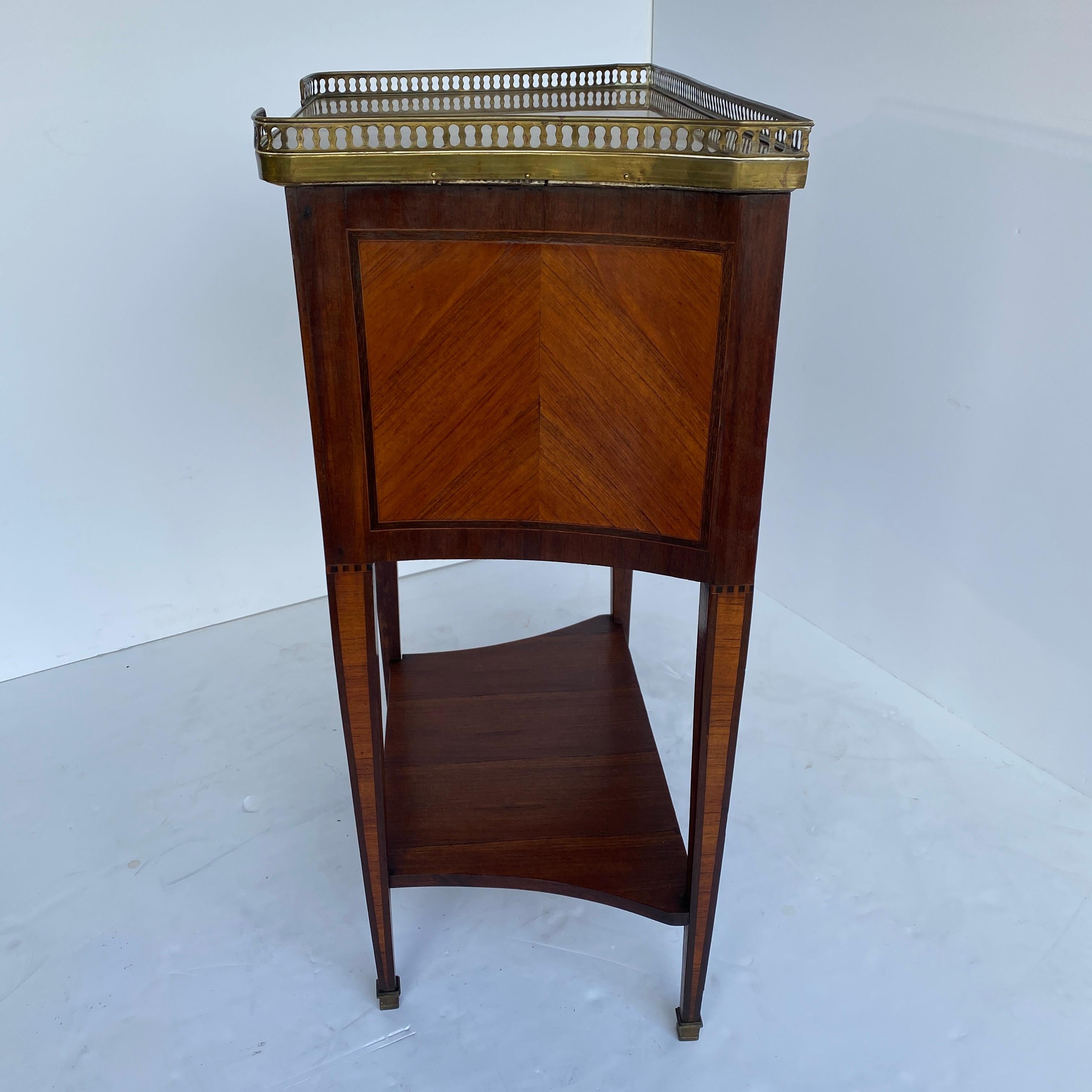 French 19th Century Side Table with Marble Top, Library Books and Brass Gallery For Sale 6