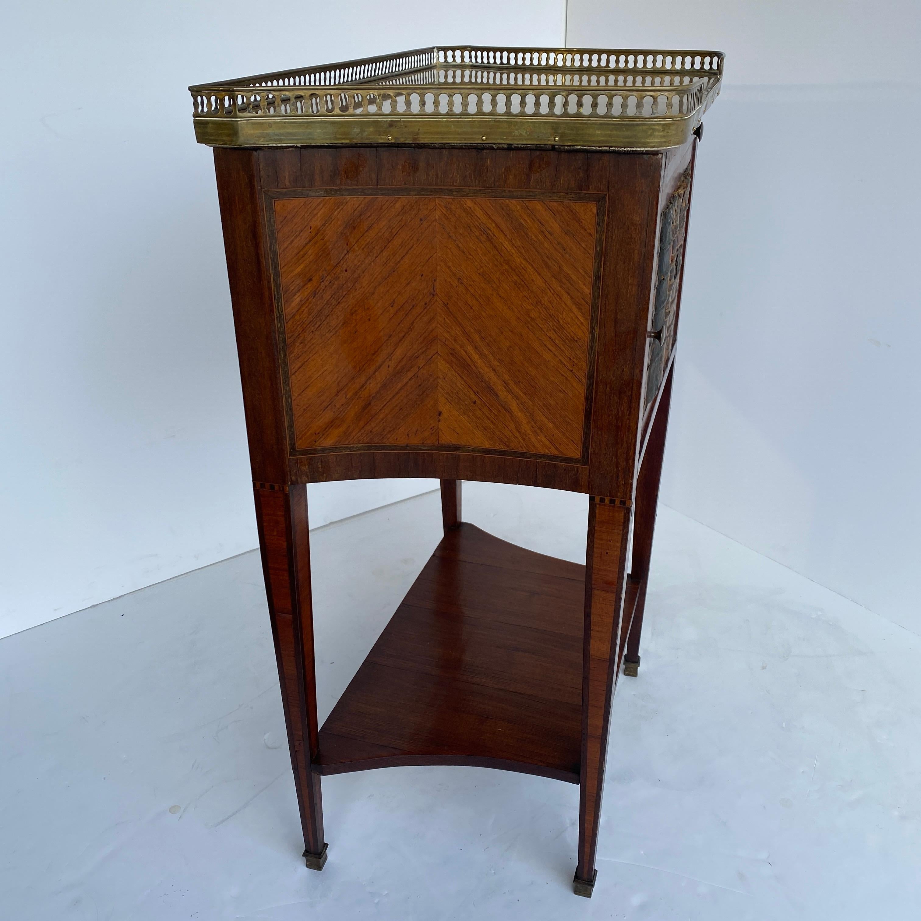 French 19th Century Side Table with Marble Top, Library Books and Brass Gallery For Sale 4