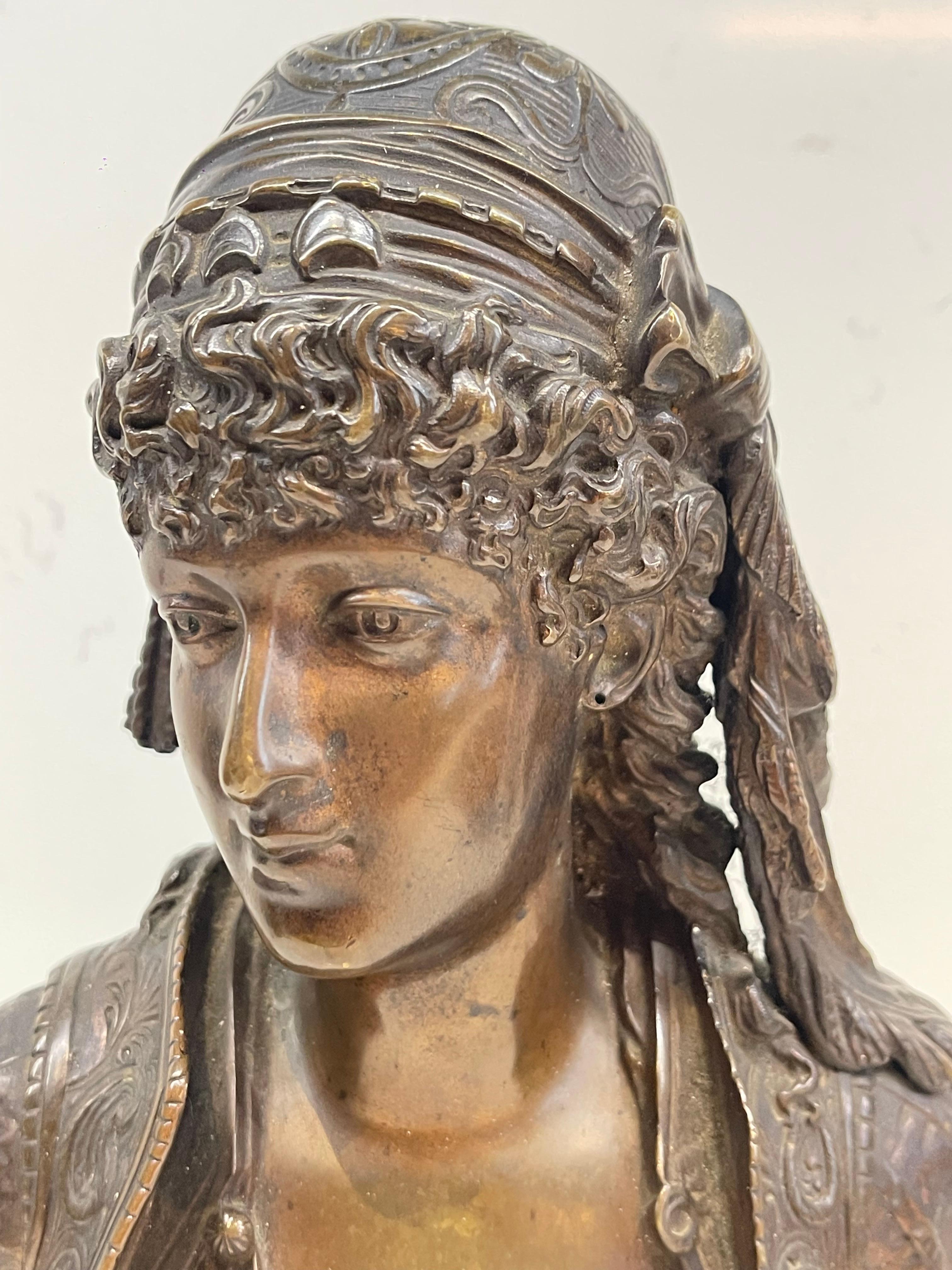 Français Sculpture française du 19ème siècle signée Huzel en bronze en vente