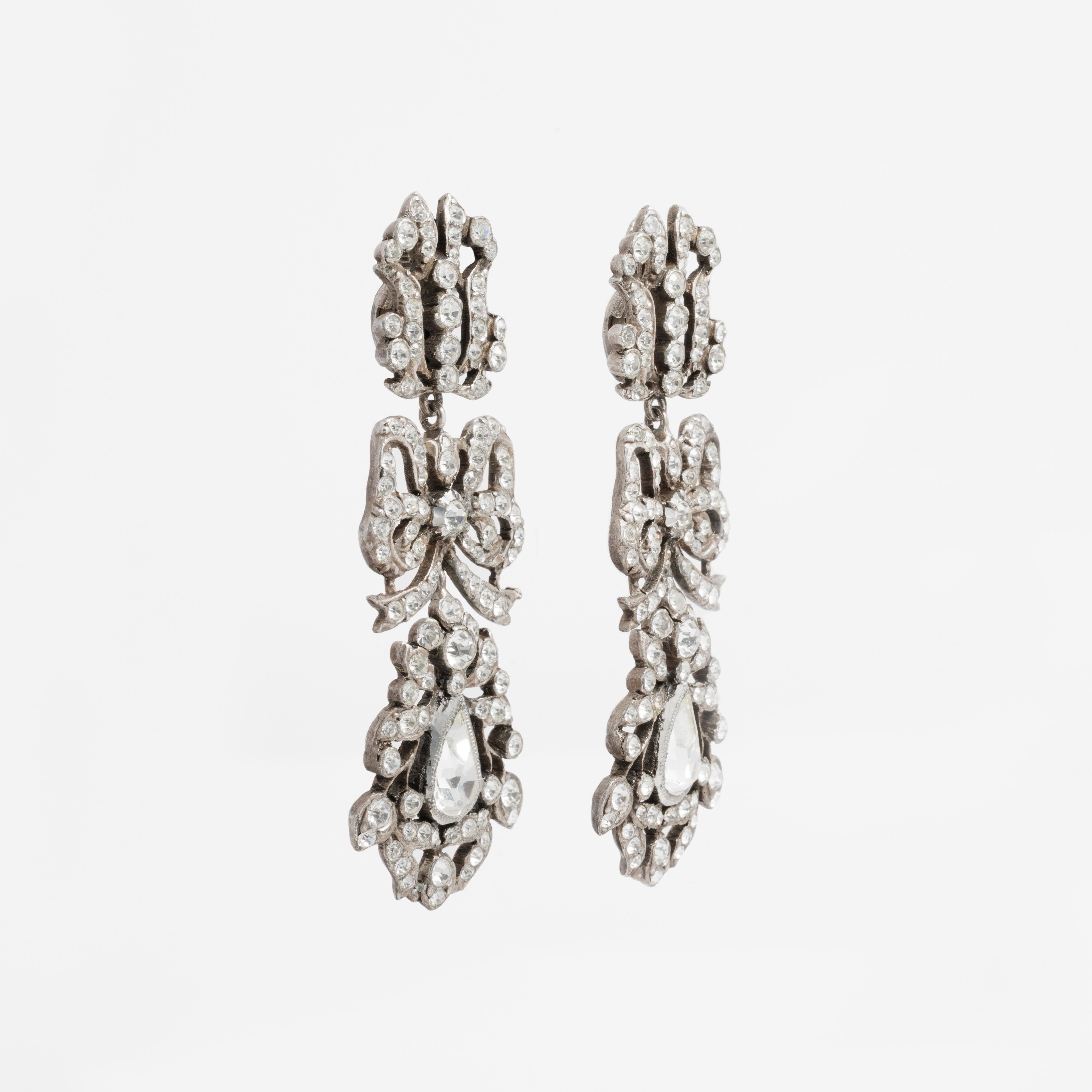 French 19th Century Silver and Clear Paste Pendeloque Chandelier Earrings For Sale 1