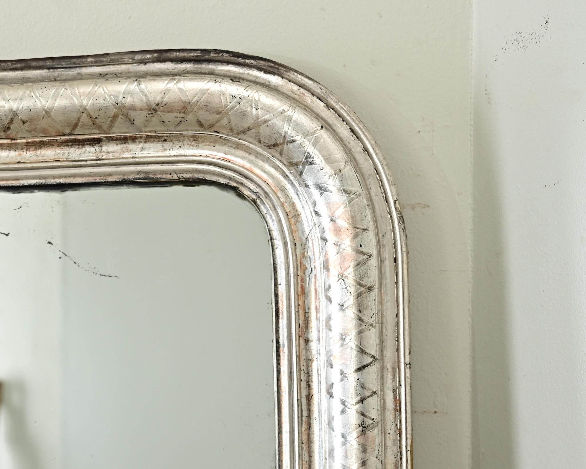 Specchio francese del XIX secolo in argento dorato Louis Philippe in vendita 2
