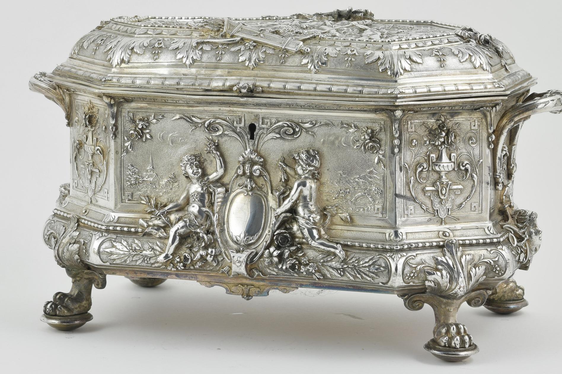 Coffret français du 19ème siècle en métal argenté Bon état - En vente à London, GB