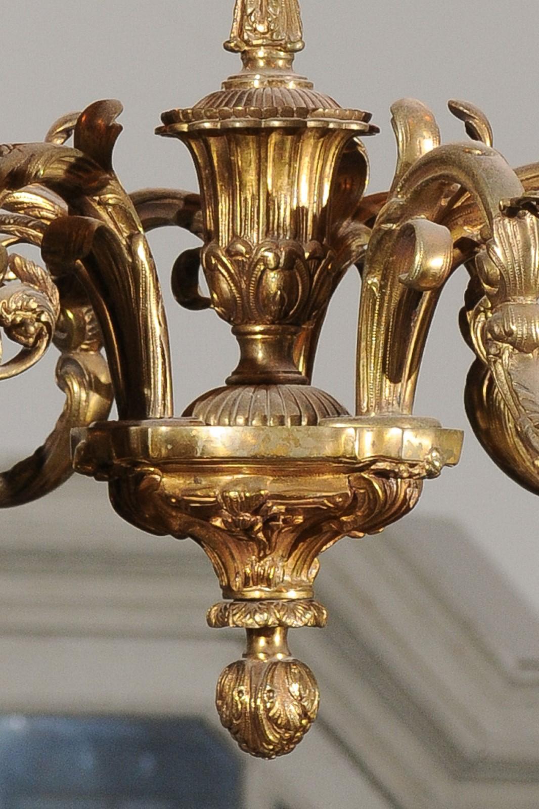 French 19th Century Six-Light Bronze Chandelier with Foliage and Scrolling Arms 9