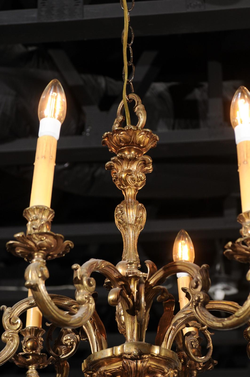 French 19th Century Six-Light Bronze Chandelier with Foliage and Scrolling Arms 4