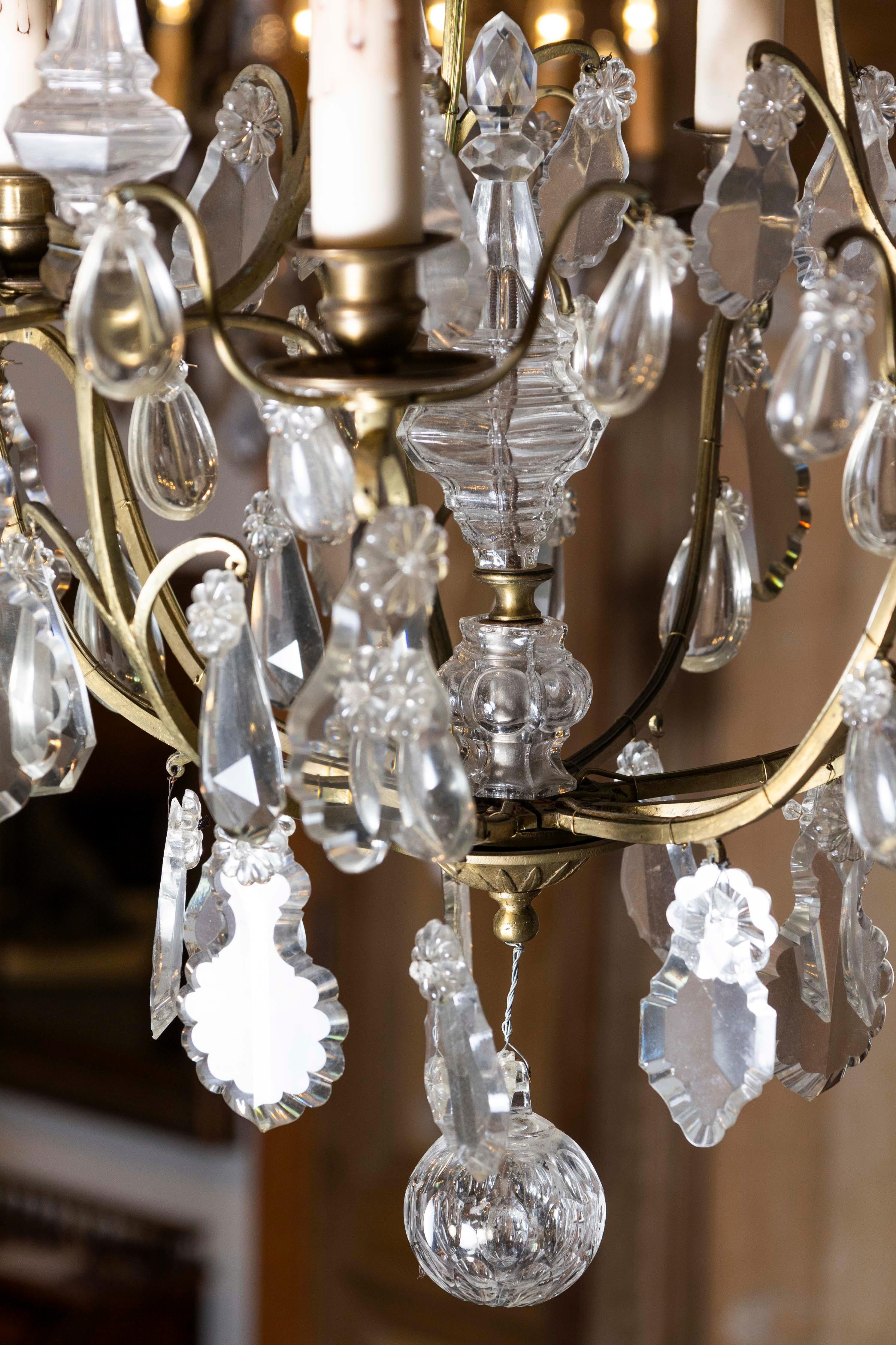 French 19th Century Six-Light Crystal Chandelier with Scrolled Brass Armature For Sale 3