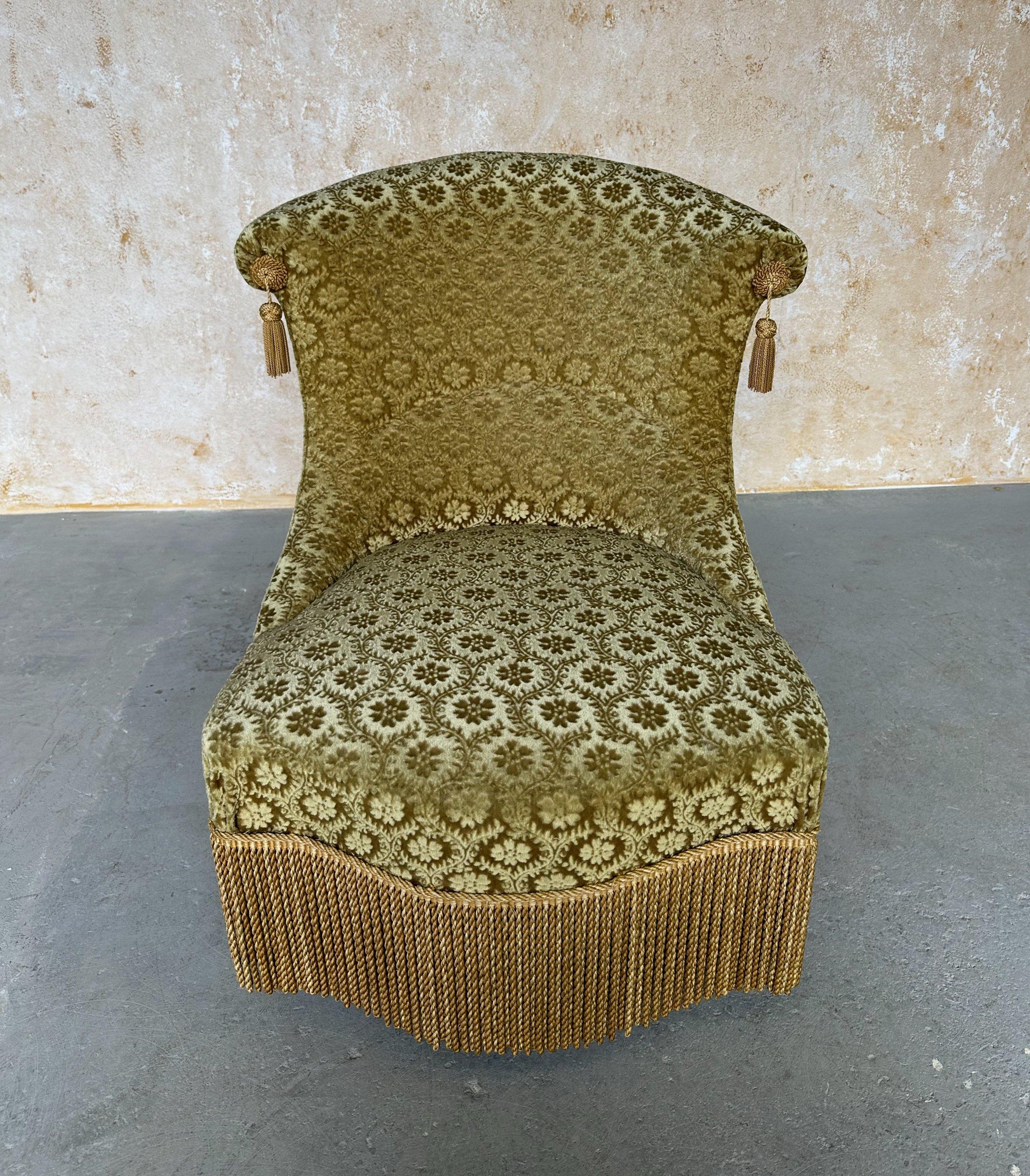 French 19th Century Slipper Chair For Sale 1