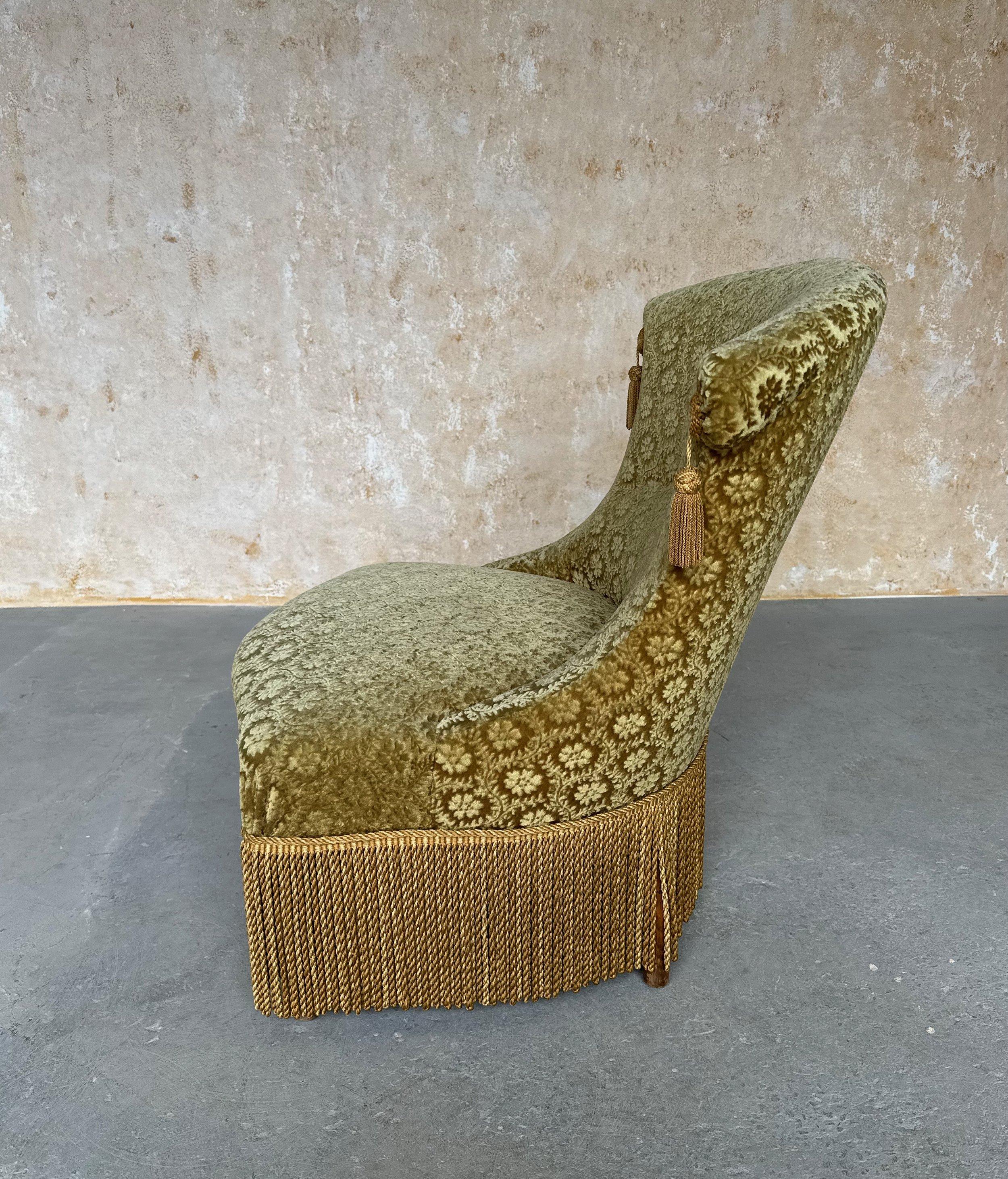 French 19th Century Slipper Chair For Sale 4