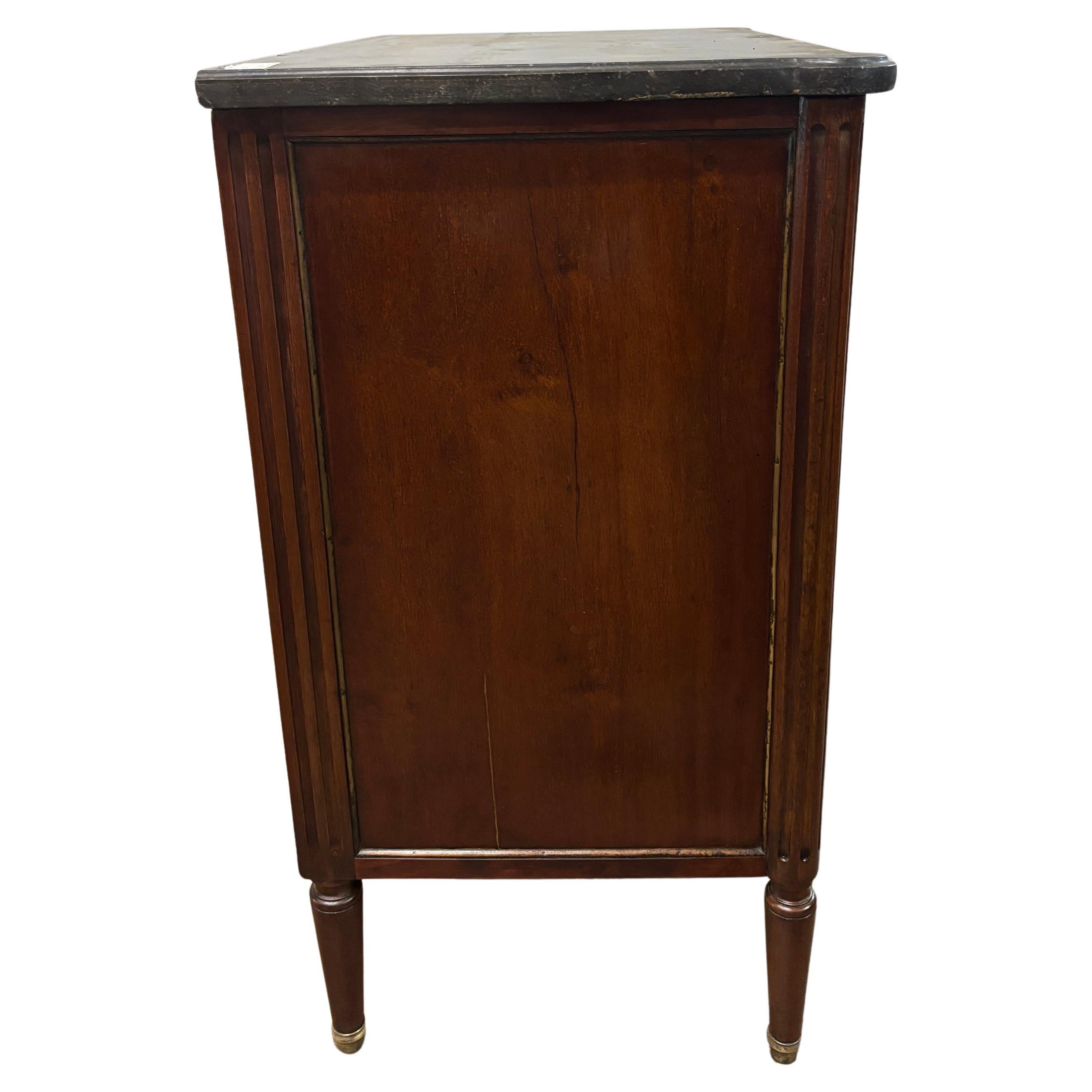 Petite commode française du 19e siècle en vente 3