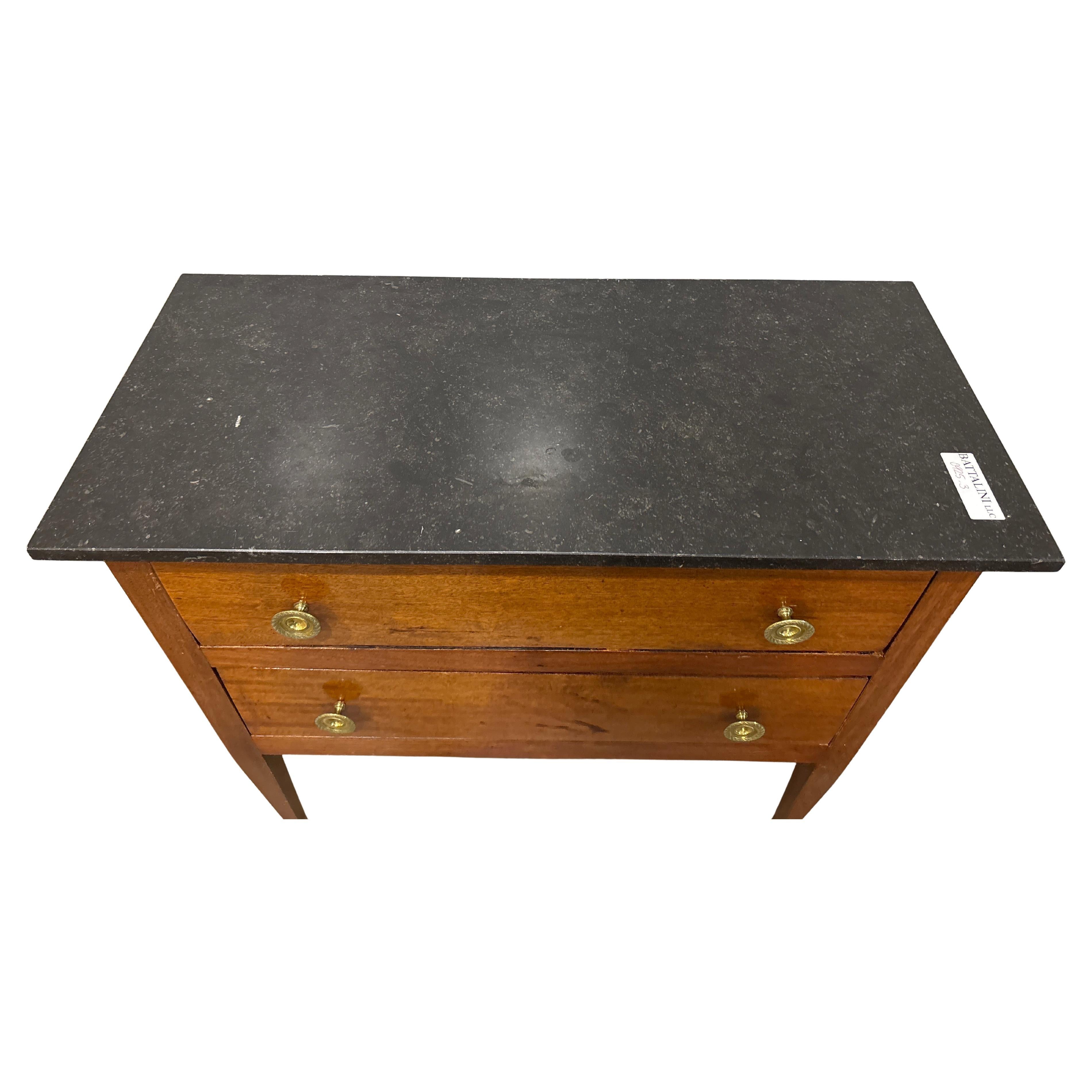 Francese Piccola commode francese del XIX secolo in vendita