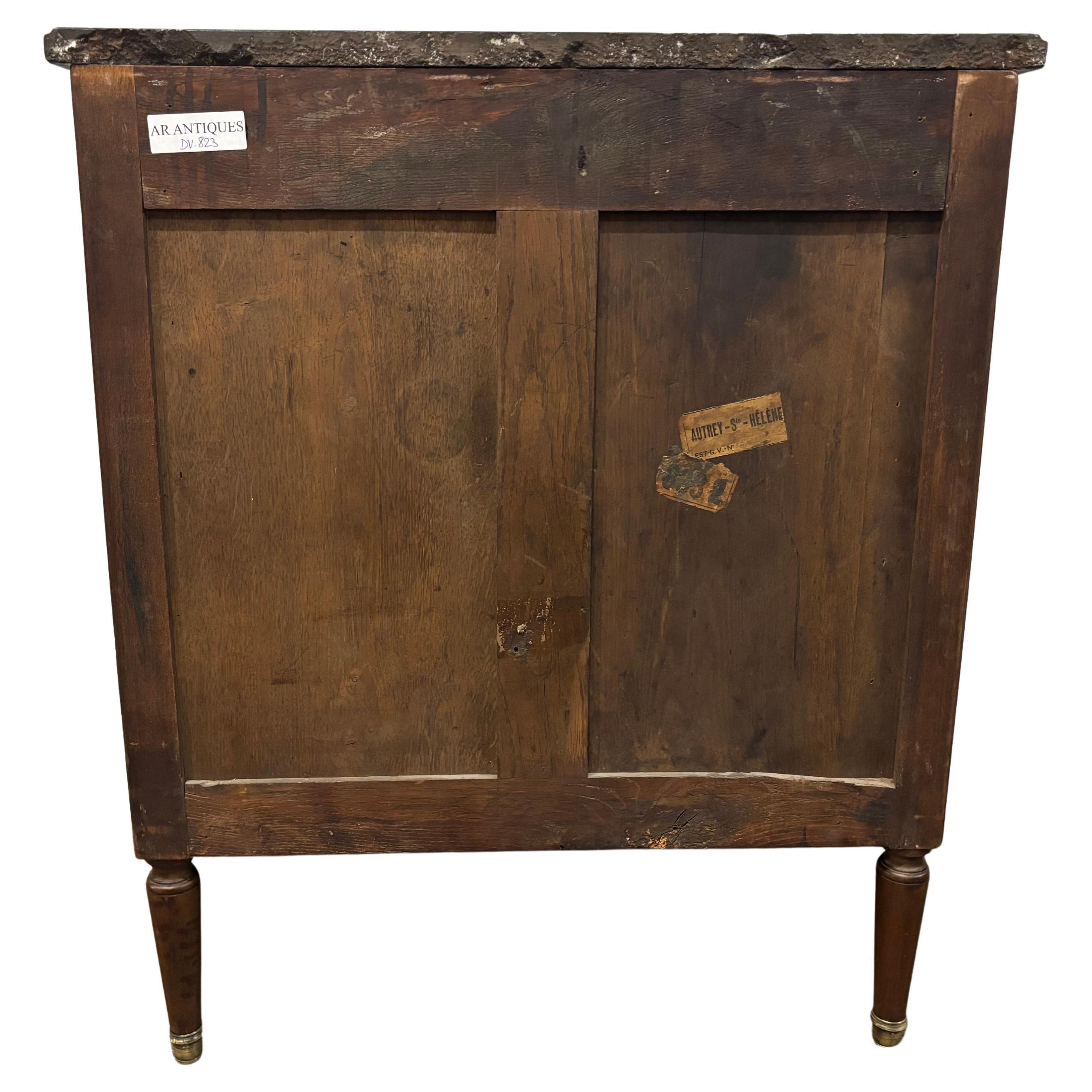 Petite commode française du 19e siècle en vente 1