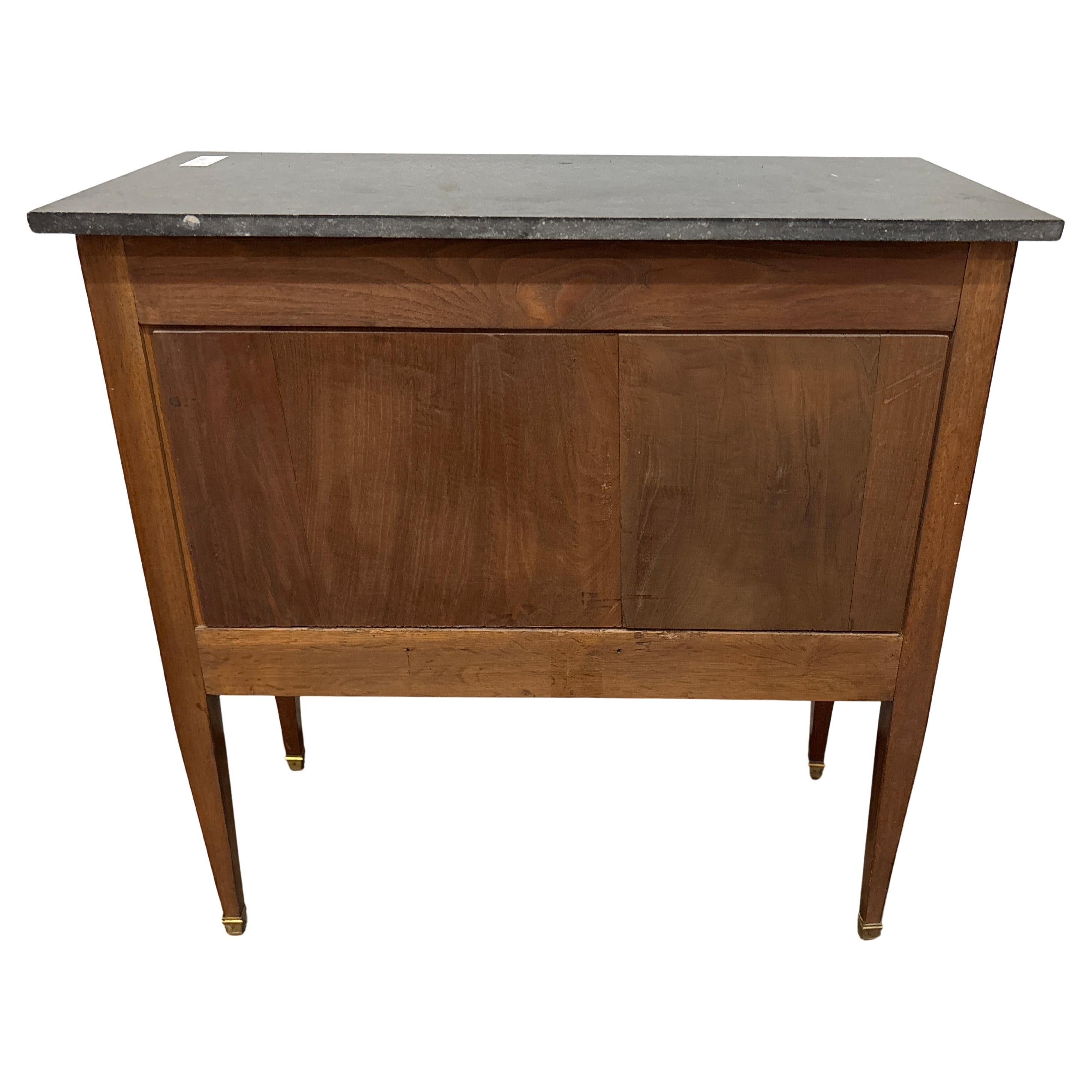 Piccola commode francese del XIX secolo in vendita 2