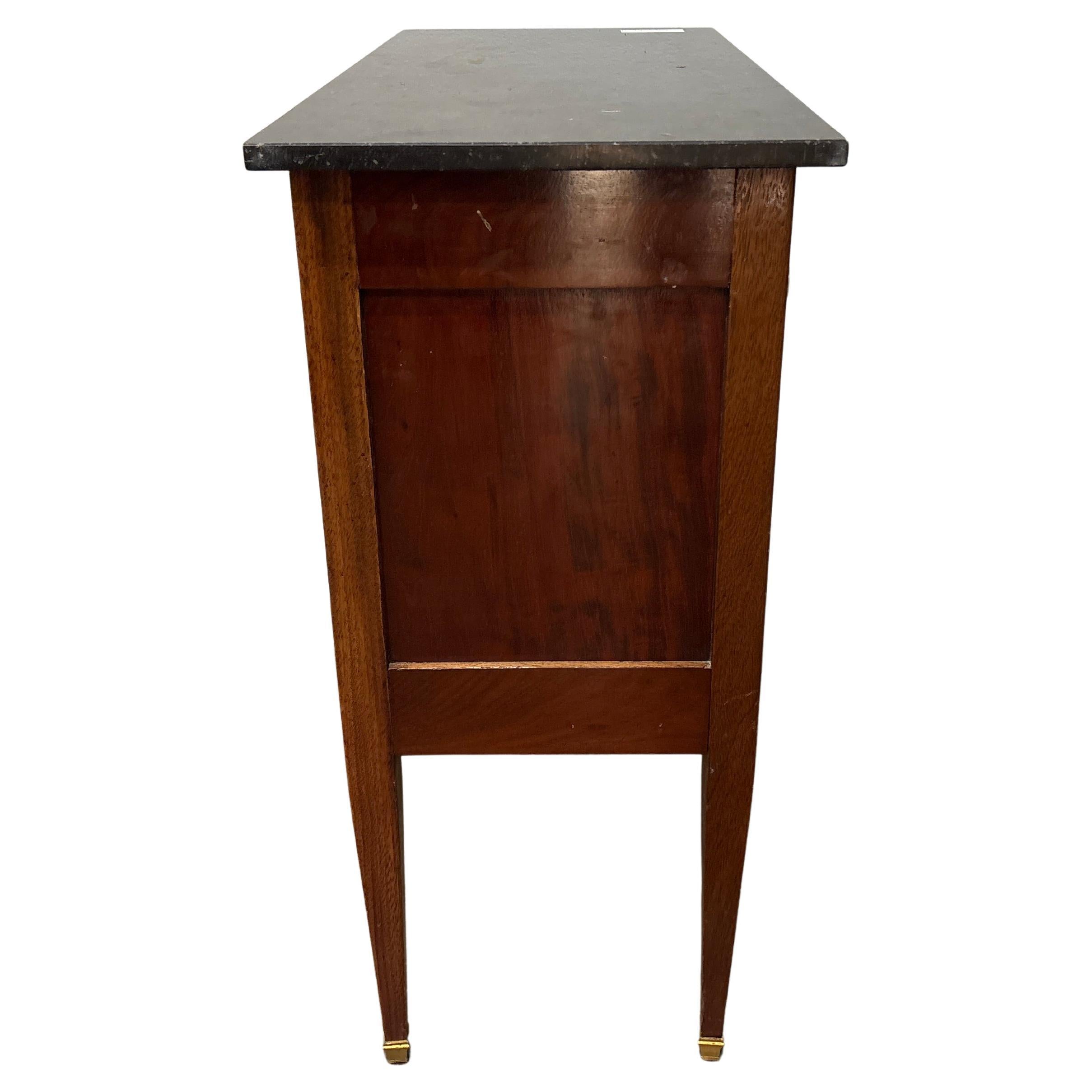 Piccola commode francese del XIX secolo in vendita 3