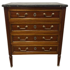 Petite commode française du 19e siècle